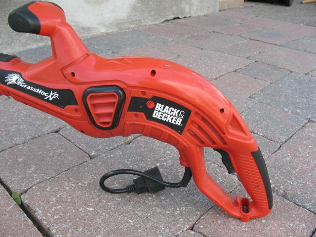 Black and Decker HOG Corded Grass Trimmer - photo 3