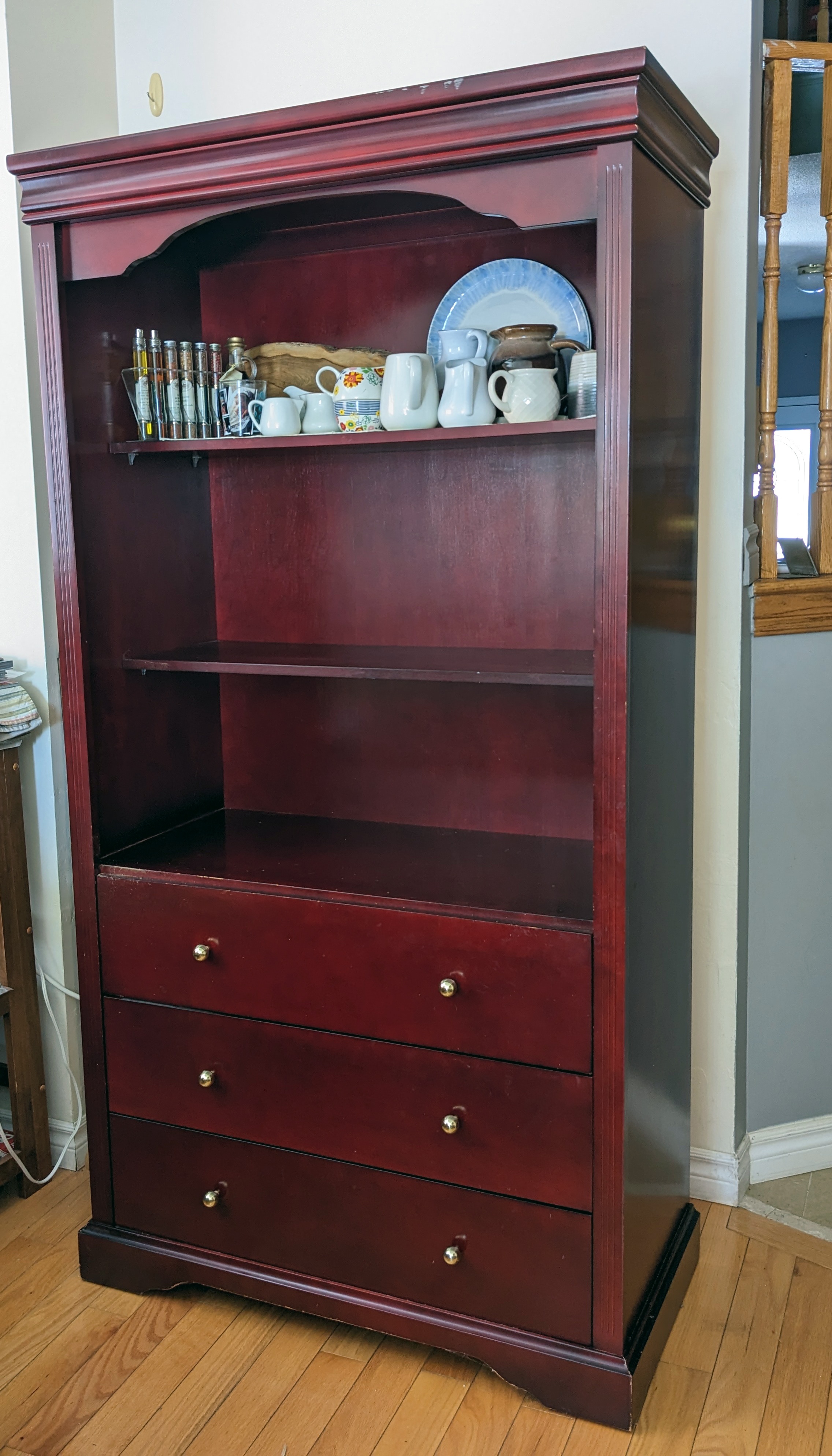 High cabinet with 3 drawers