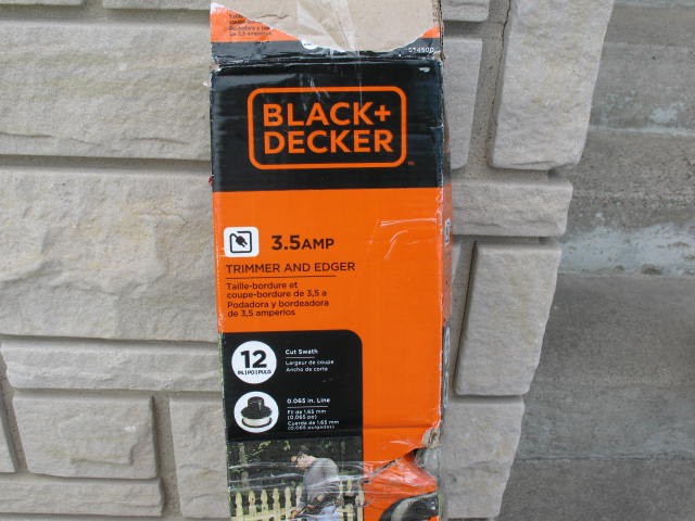 Black and Decker Corded Grass Trimmer and Edger, LIKE NEW - photo 4