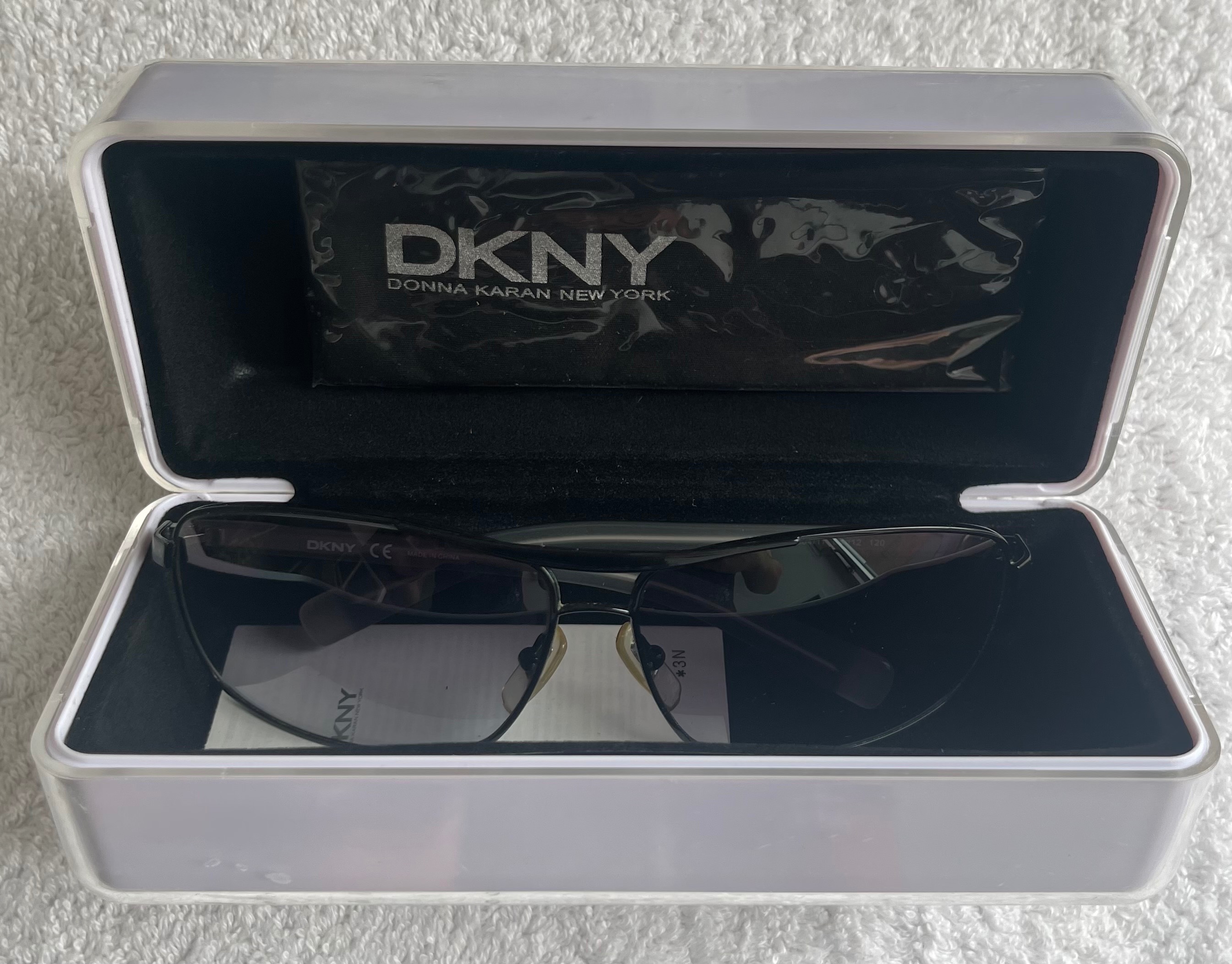DKNY Aviator Sunglasses DY5016 w/ Case & Sealed Cloth - photo 4