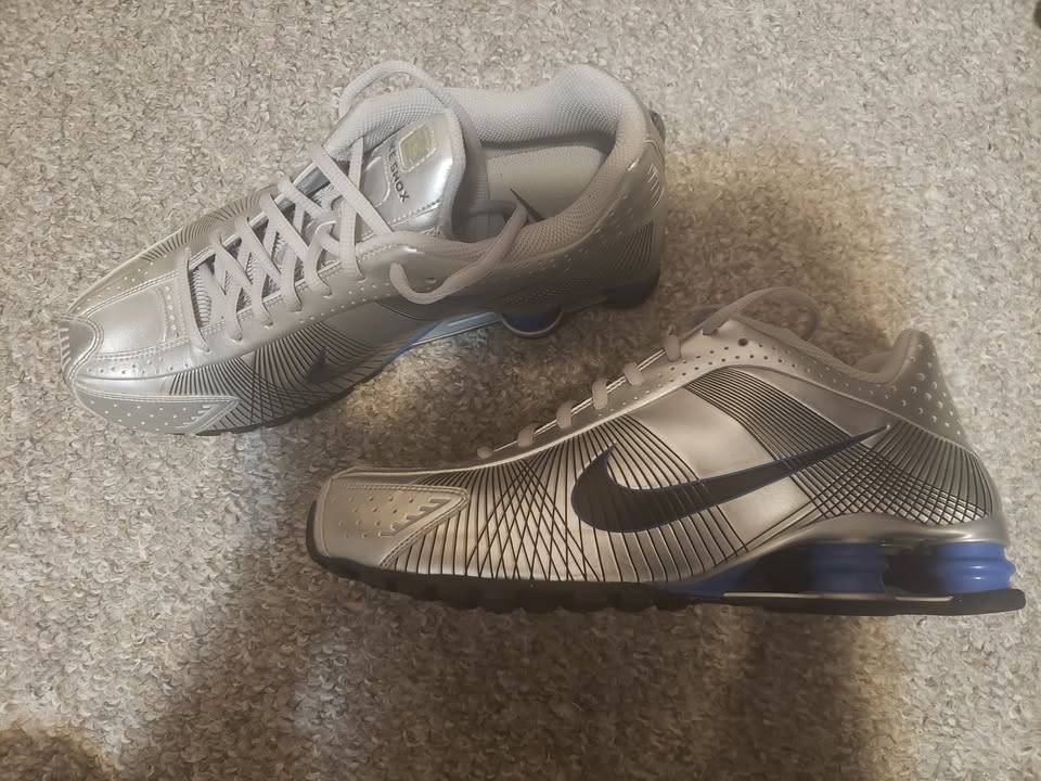 Nike Shox R4 Vtg Met. Silver Men's Size 9 Sneakers Brand New NOS - photo 2