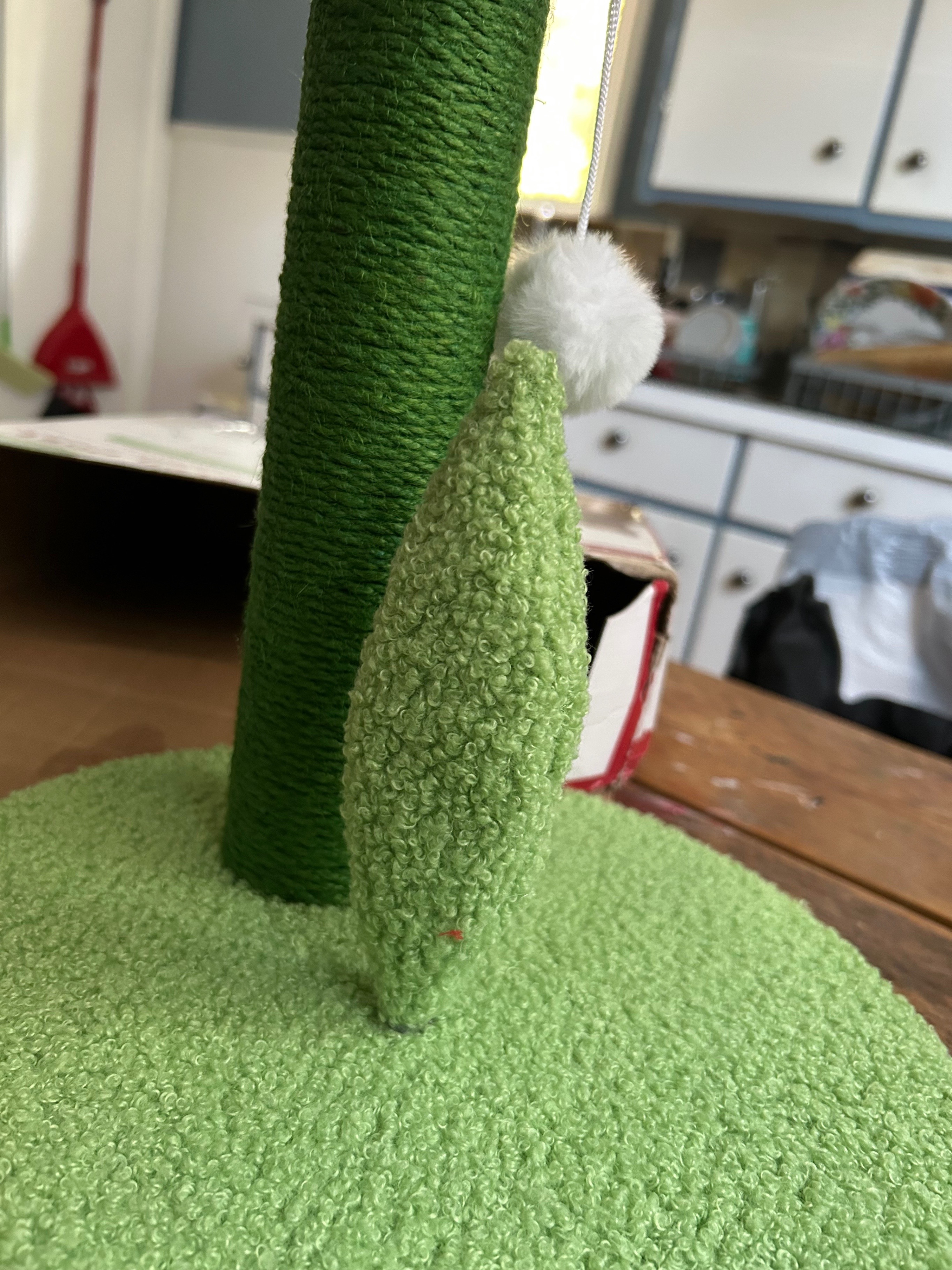 Red Flower Cat Scratch Post/Bed - photo 3