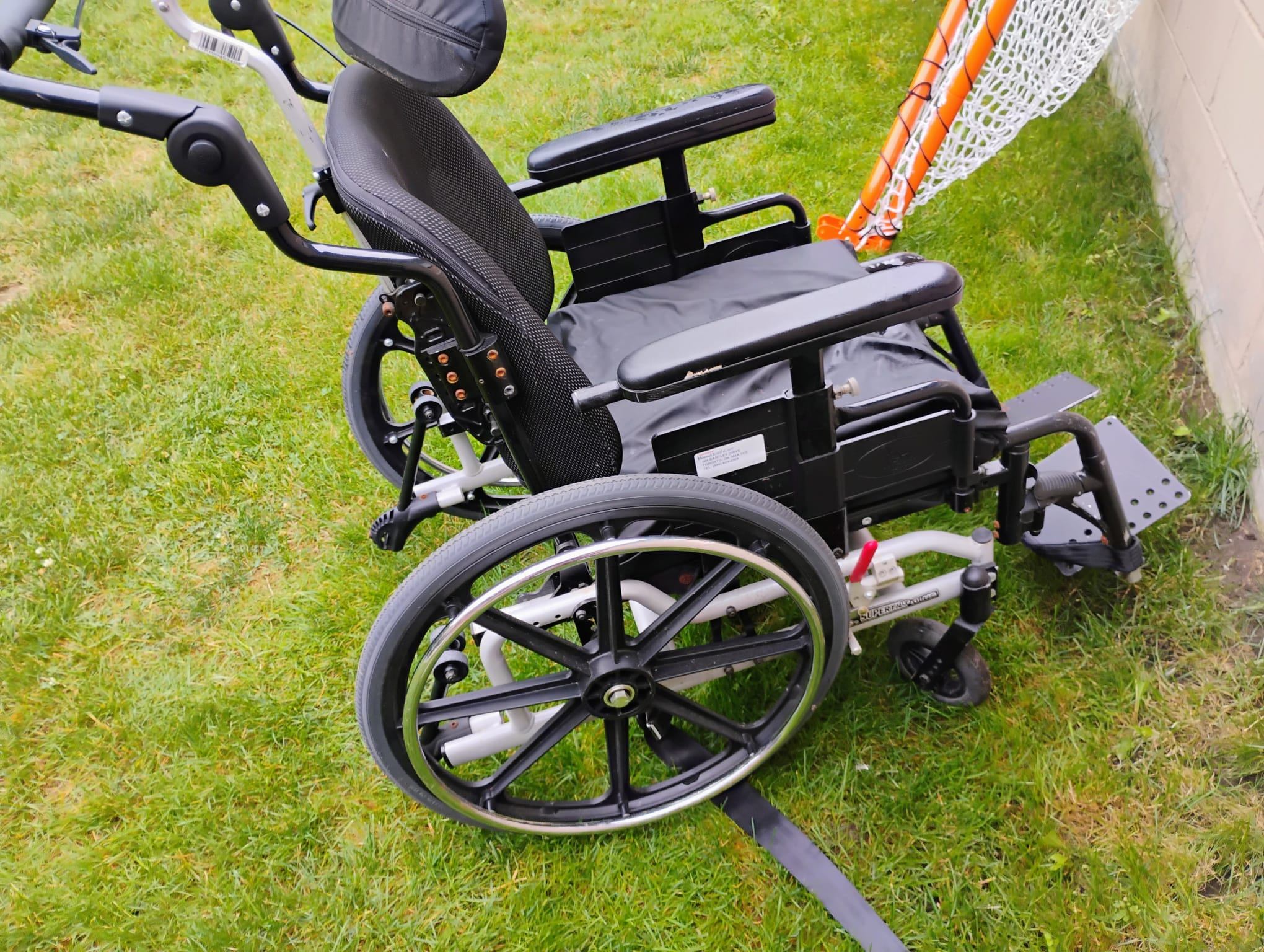 Invacare Matrx Wheelchair w/Attachments/ROHO Cushion - photo 2