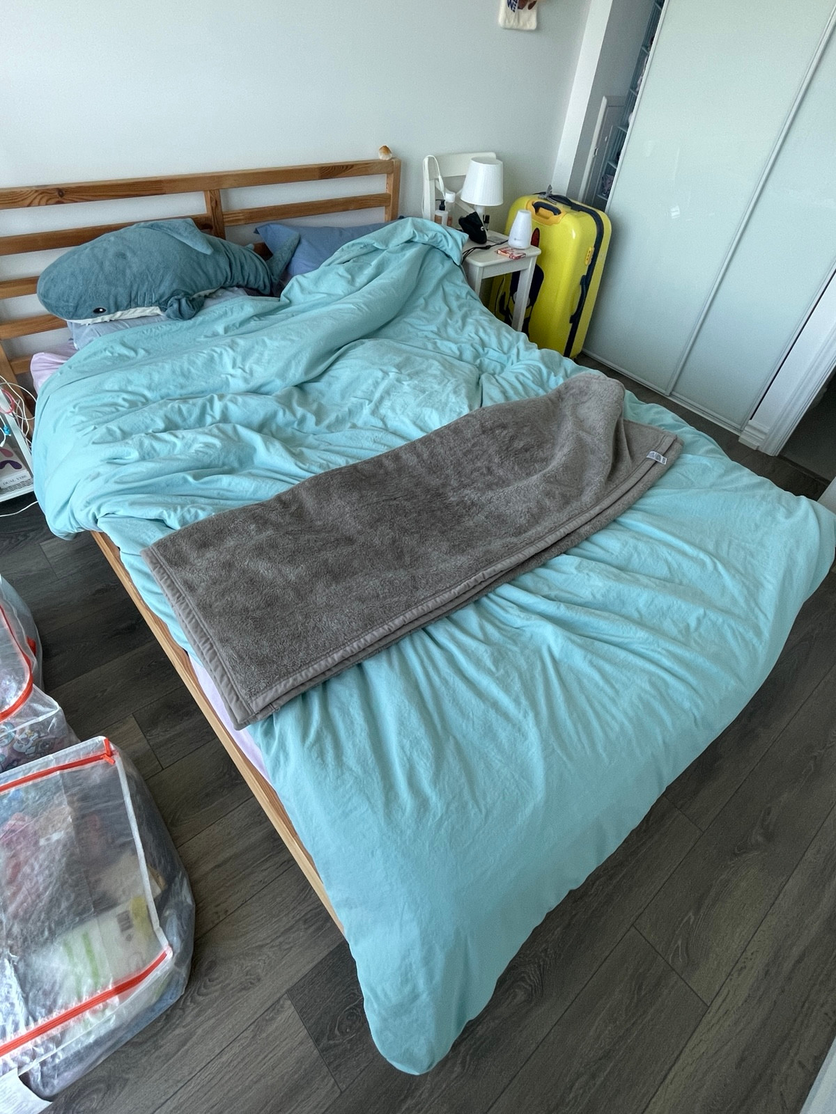 🏡 Moving Out Sale – Queen Hybrid Mattress (10" Thick) 🛏️