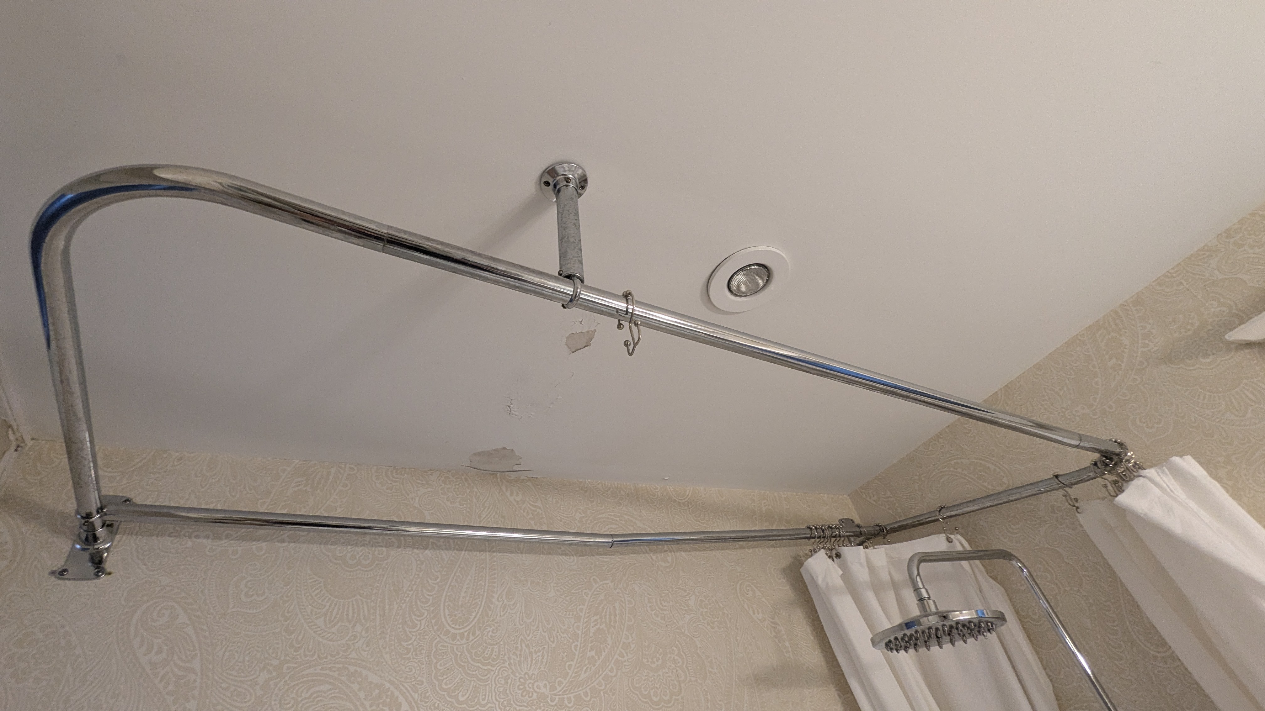Clawfoot Bathtub + shower curtain rod + bath/shower fixture - photo 3