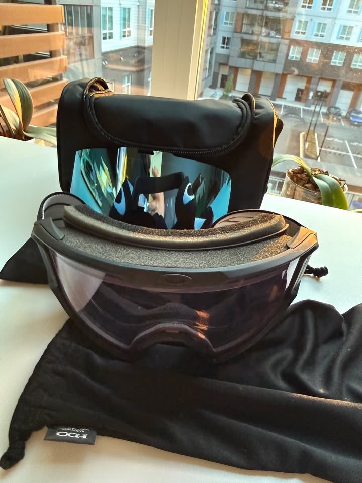 oakley snowboard goggles interchangeable lenses - photo 3