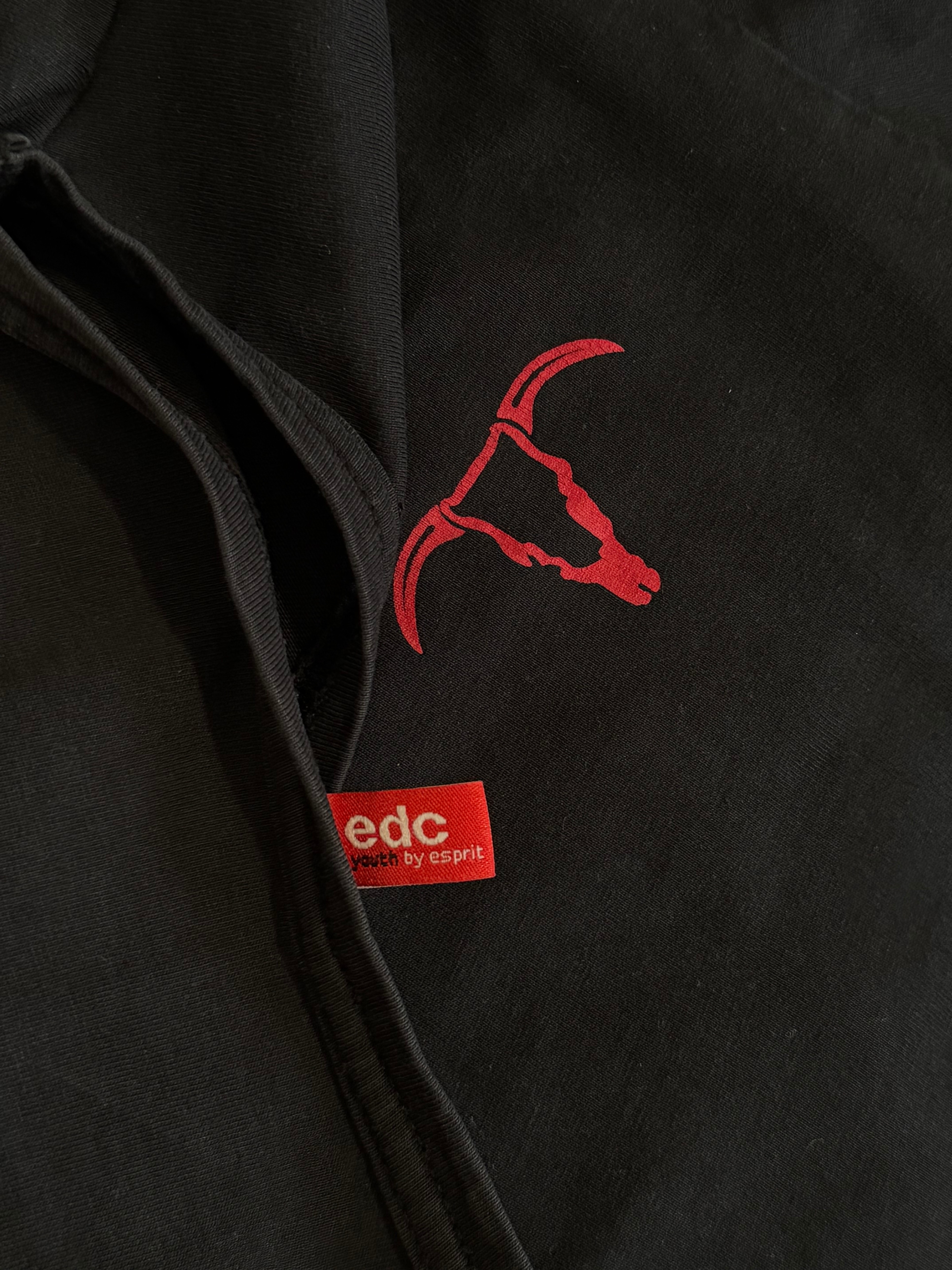EDC by Esprit Black Long Sleeve Shirt – Red Bull Skull Logo - photo 3