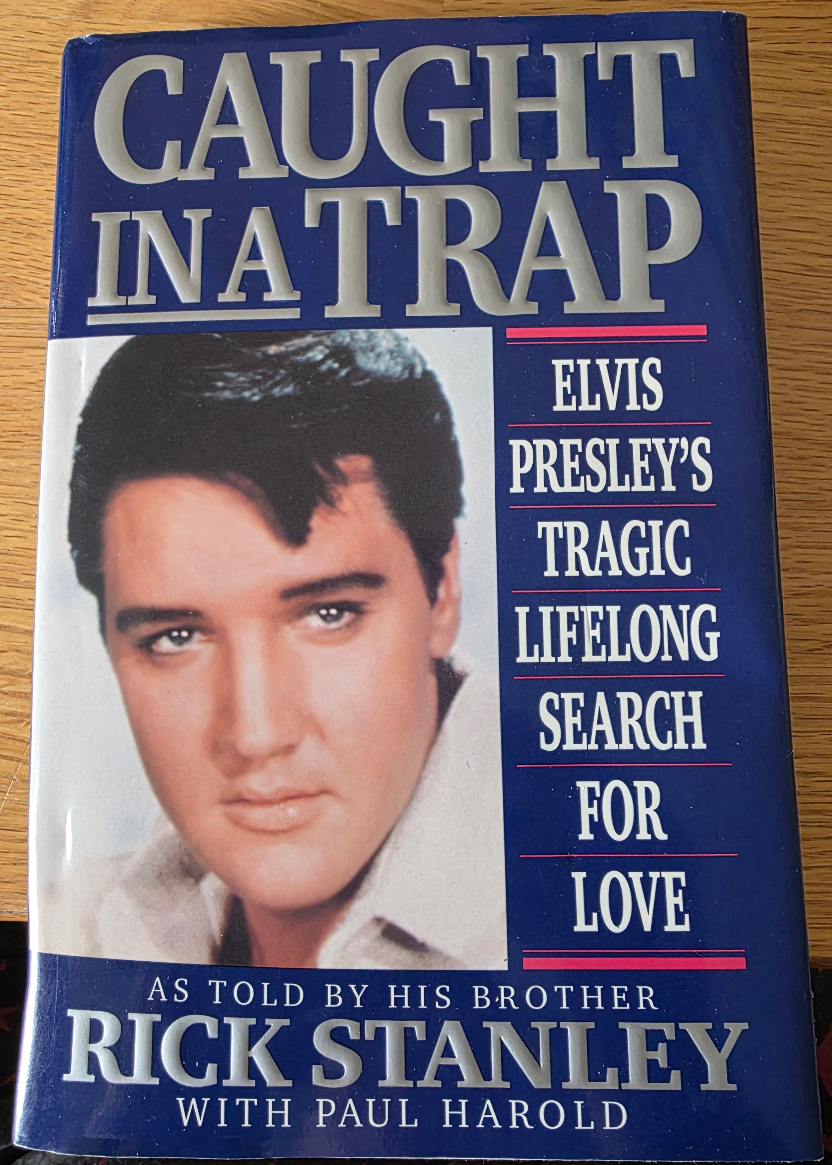 2 Elvis books with Bonus pack of Elvis playing cards - photo 4