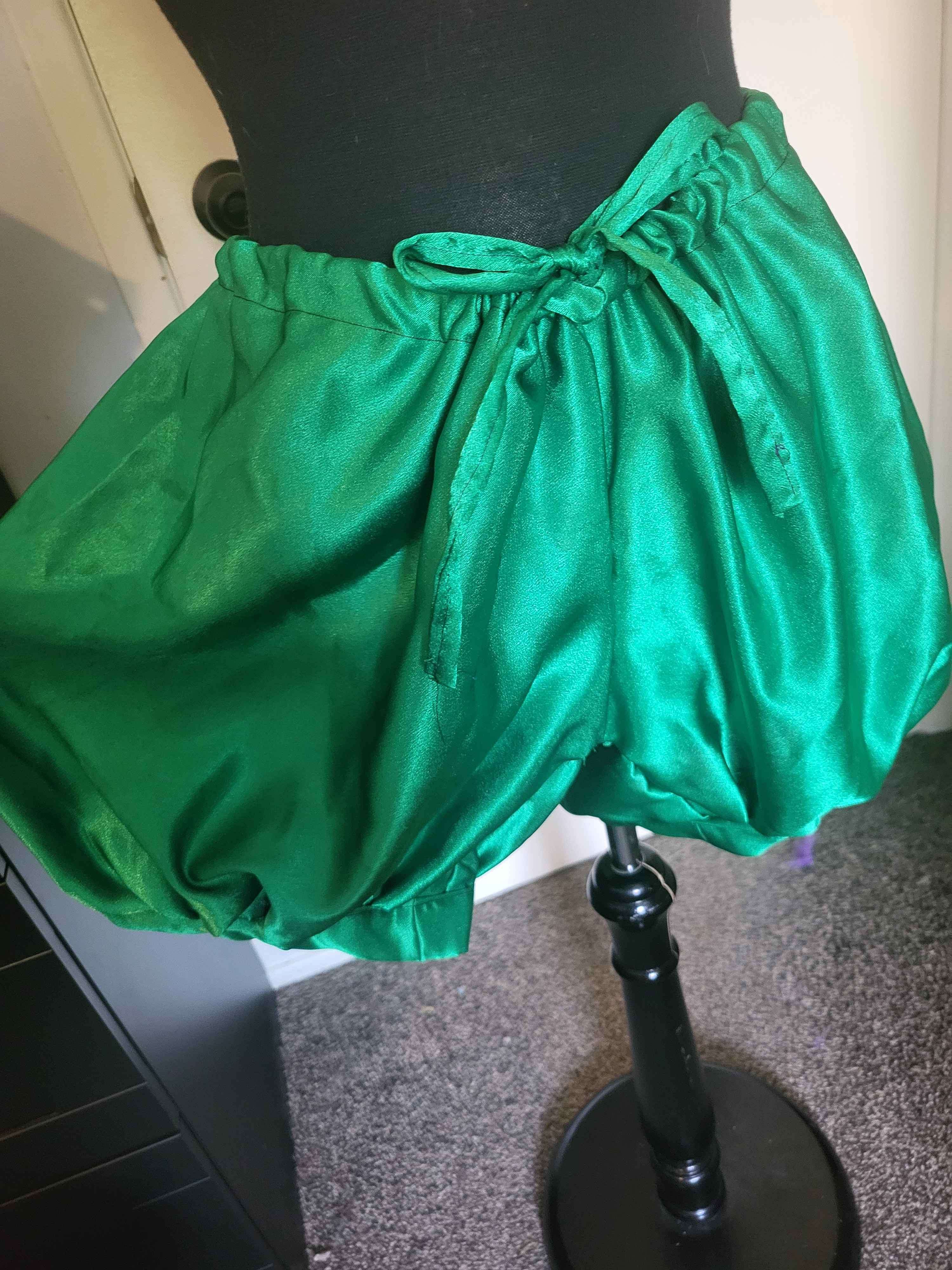 Free Costume Peices! - photo 2