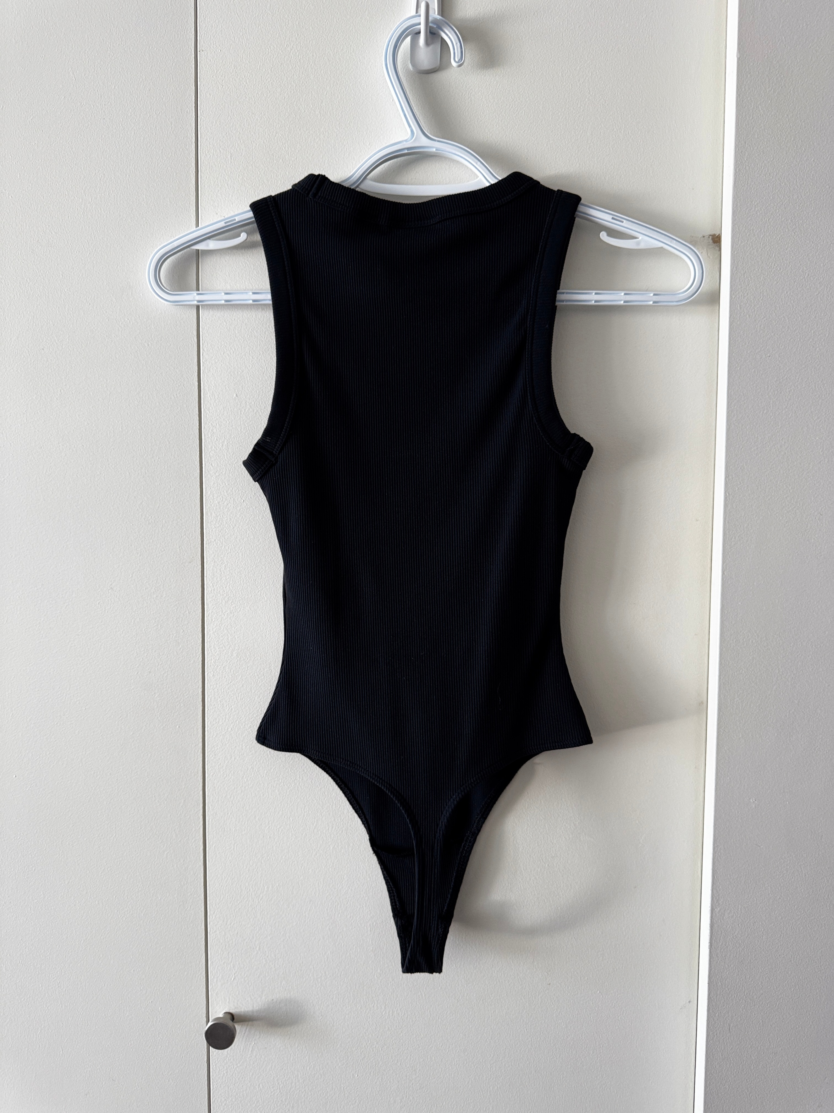 Babaton (Aritzia) FormaRib Muscle Bodysuit – Black, Size 2XS - photo 2