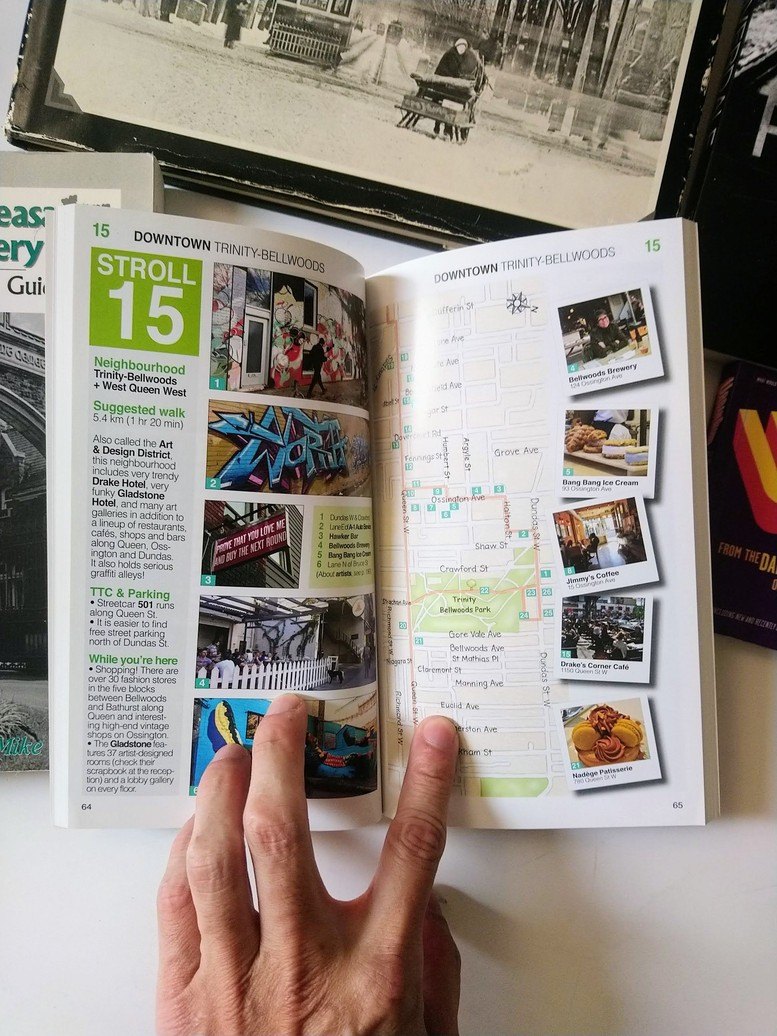 Toronto Neighbourhood & History books!! - photo 5