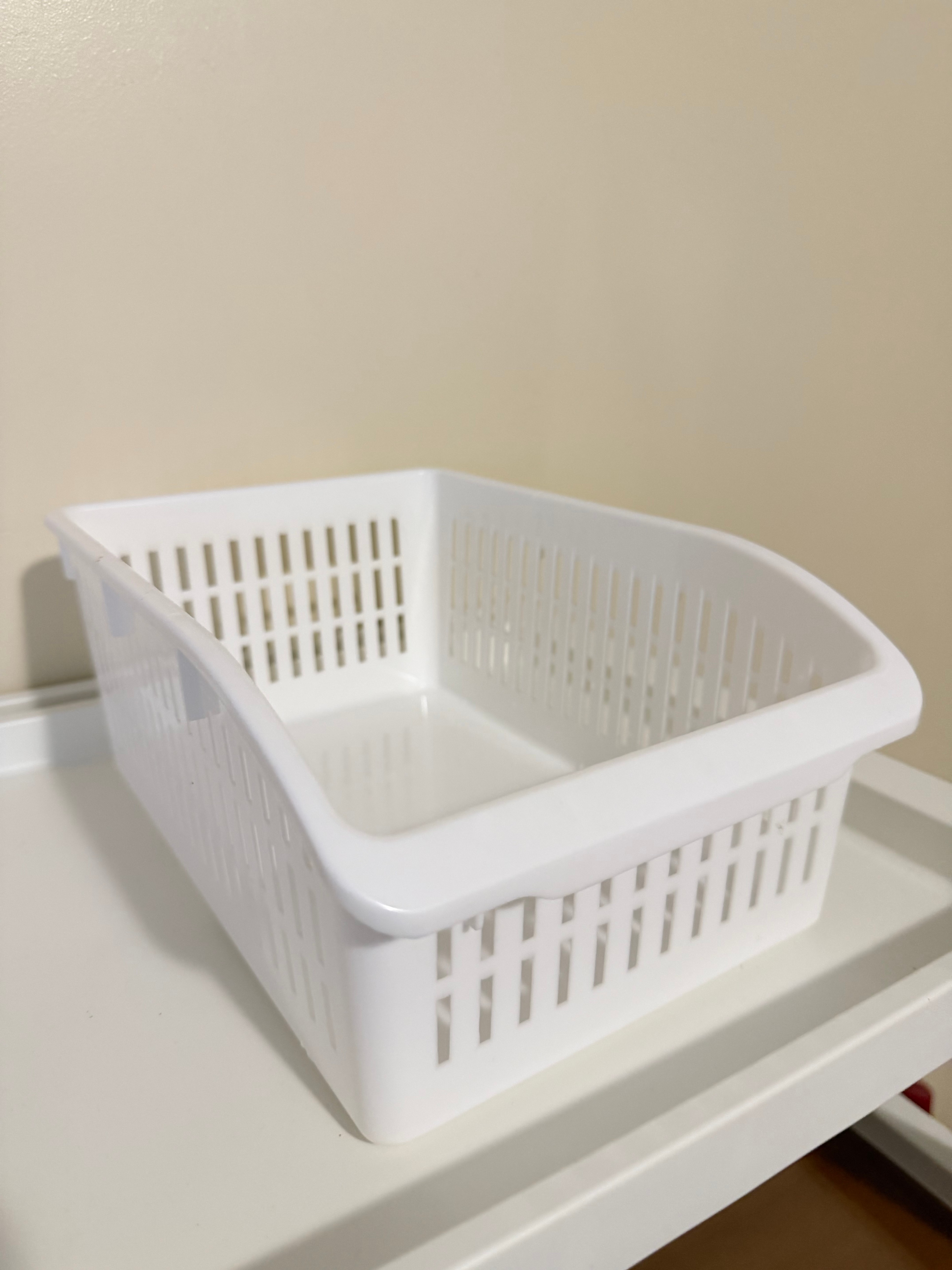 White Plastic Storage Basket - photo 2