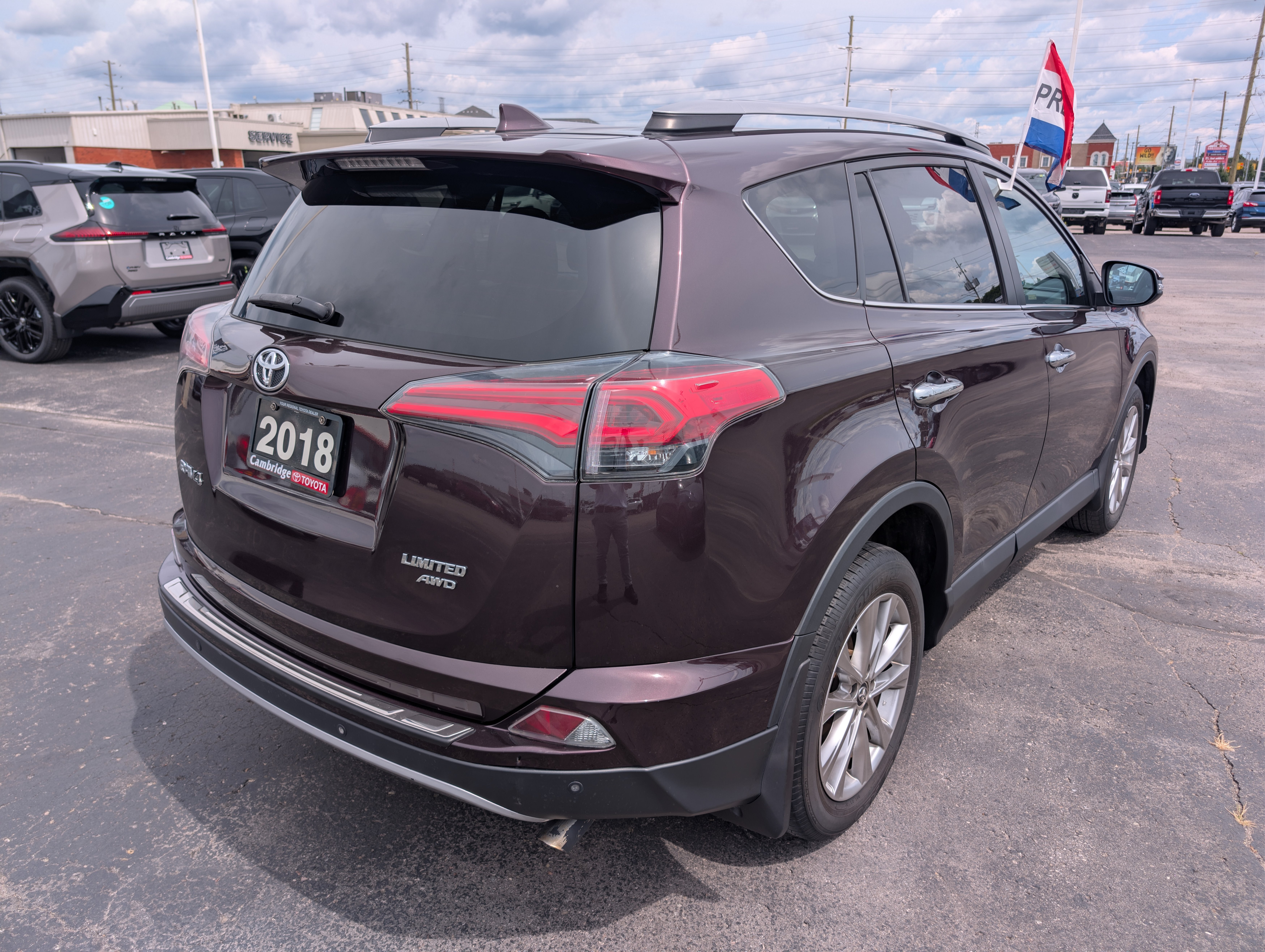 2018 Toyota RAV4 Limited - photo 2