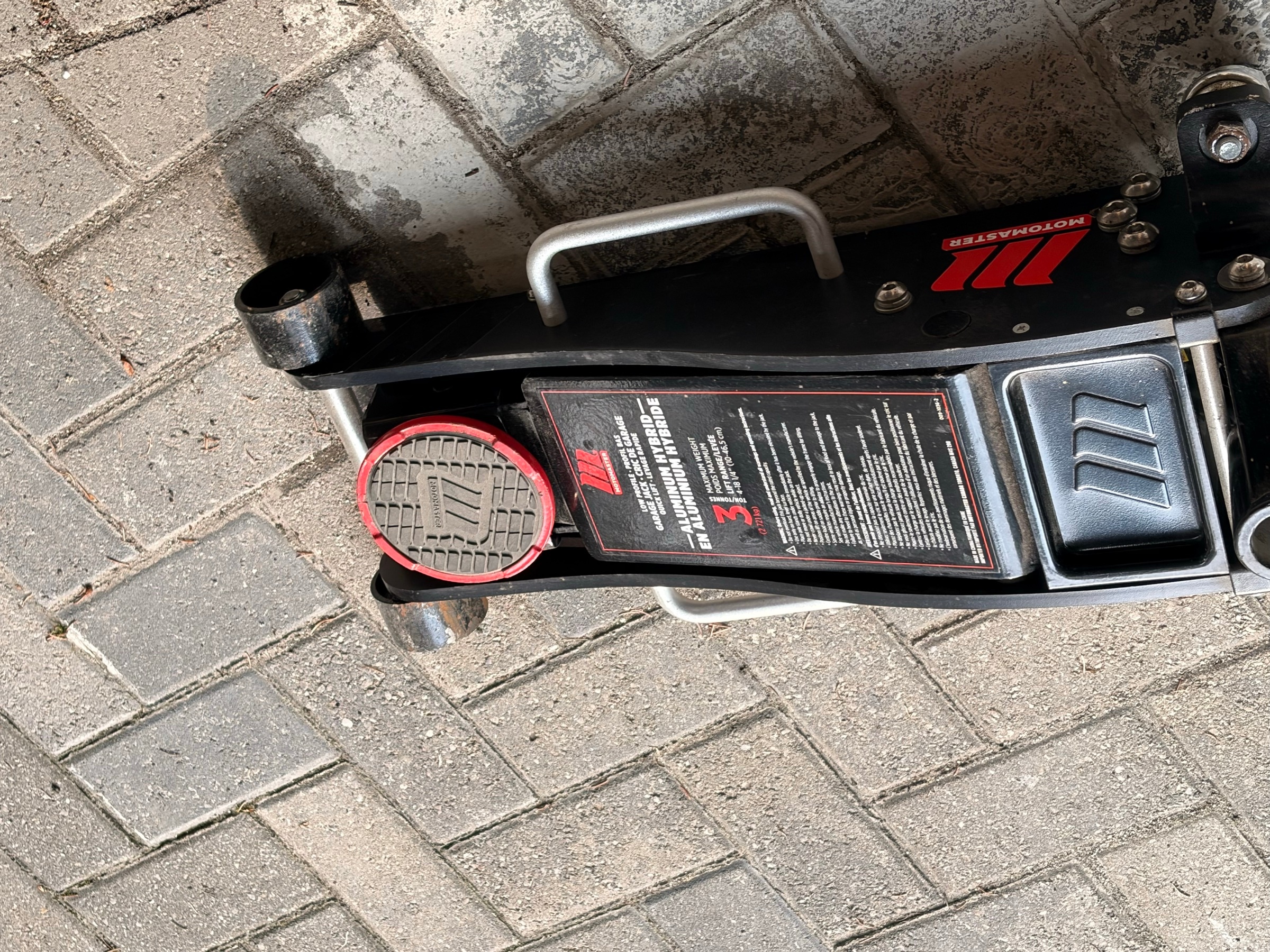 MotoMaster Aluminum Hybrid 3 Ton Low Profile Floor Jack - photo 2