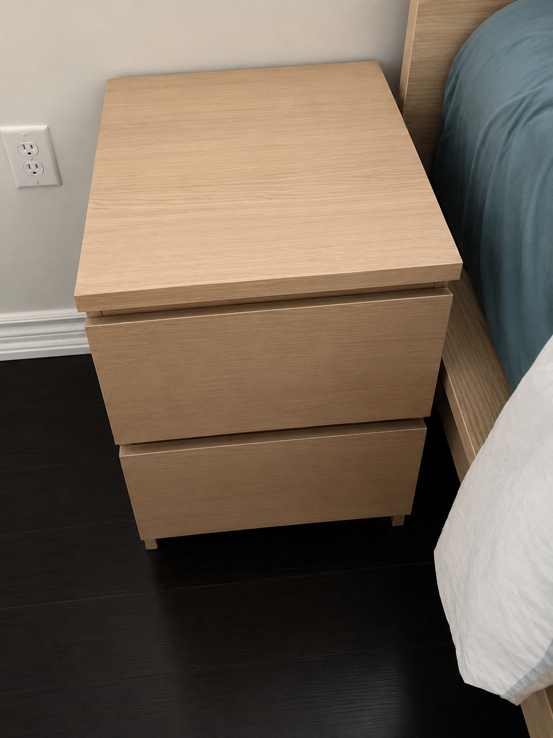 IKEA MALM 2-Drawer Nightstand – Light Oak - photo 3