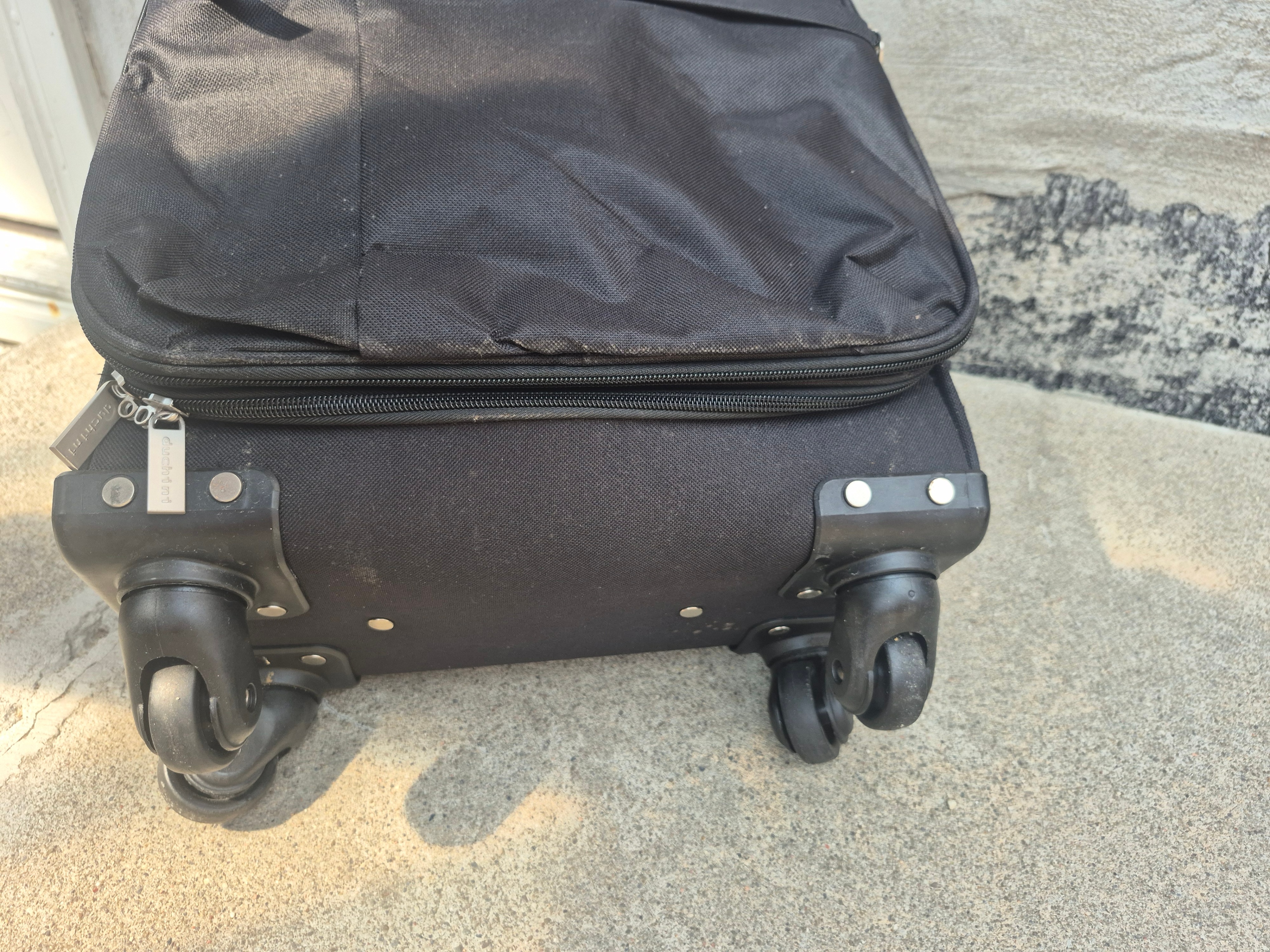 22” Rolling Suitcase / Carry-On Travel Luggage – Black - photo 3