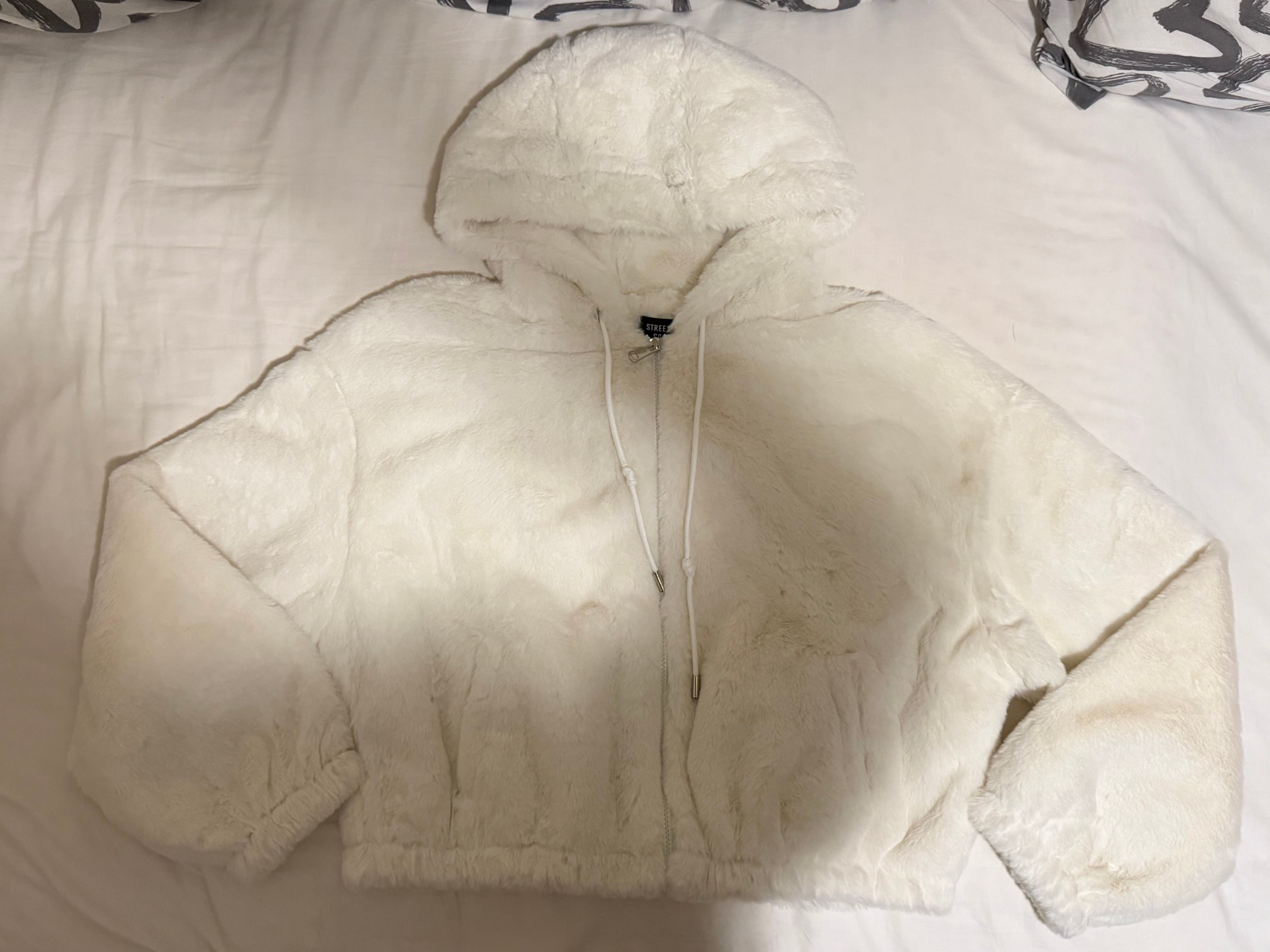 White Faux Fur Oversized Hooded Jacket – Size XL - photo 3
