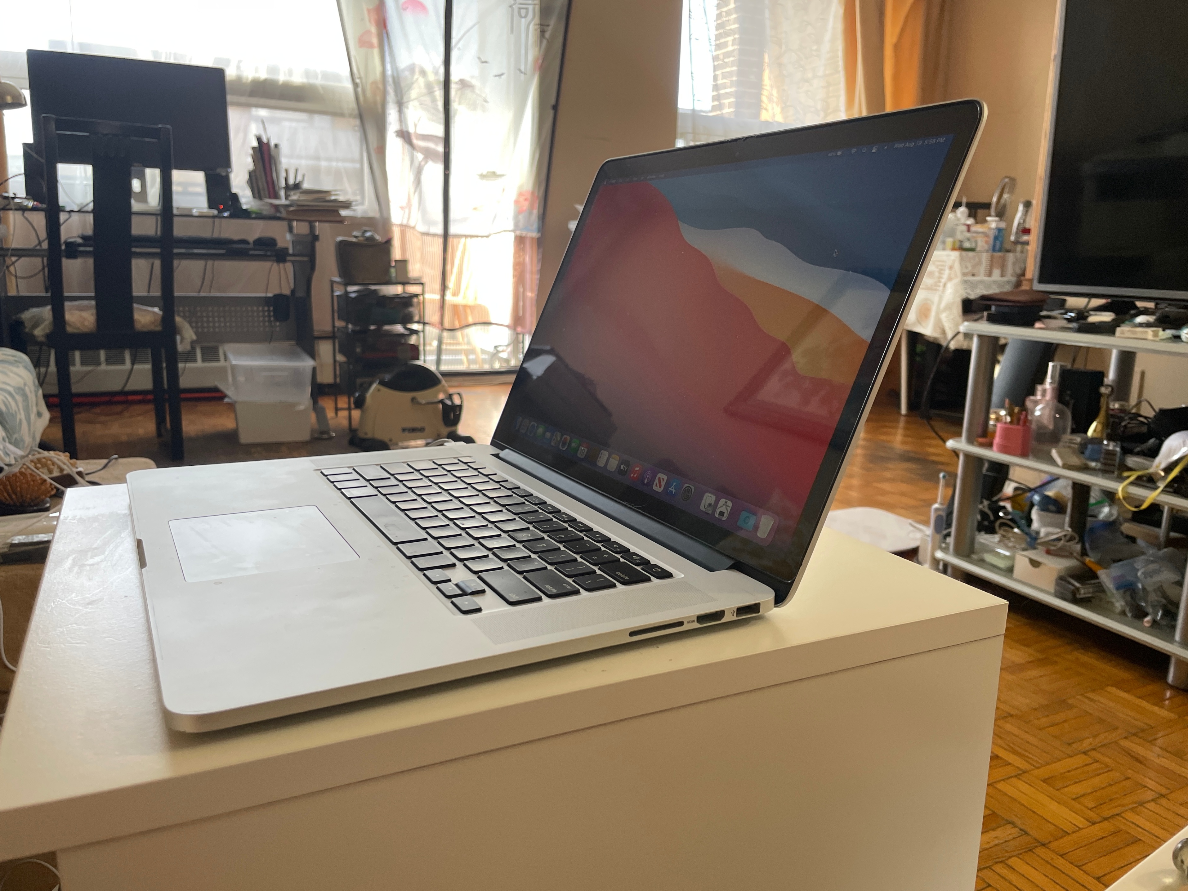 Apple MacBook Pro A1398 with original charger - photo 2