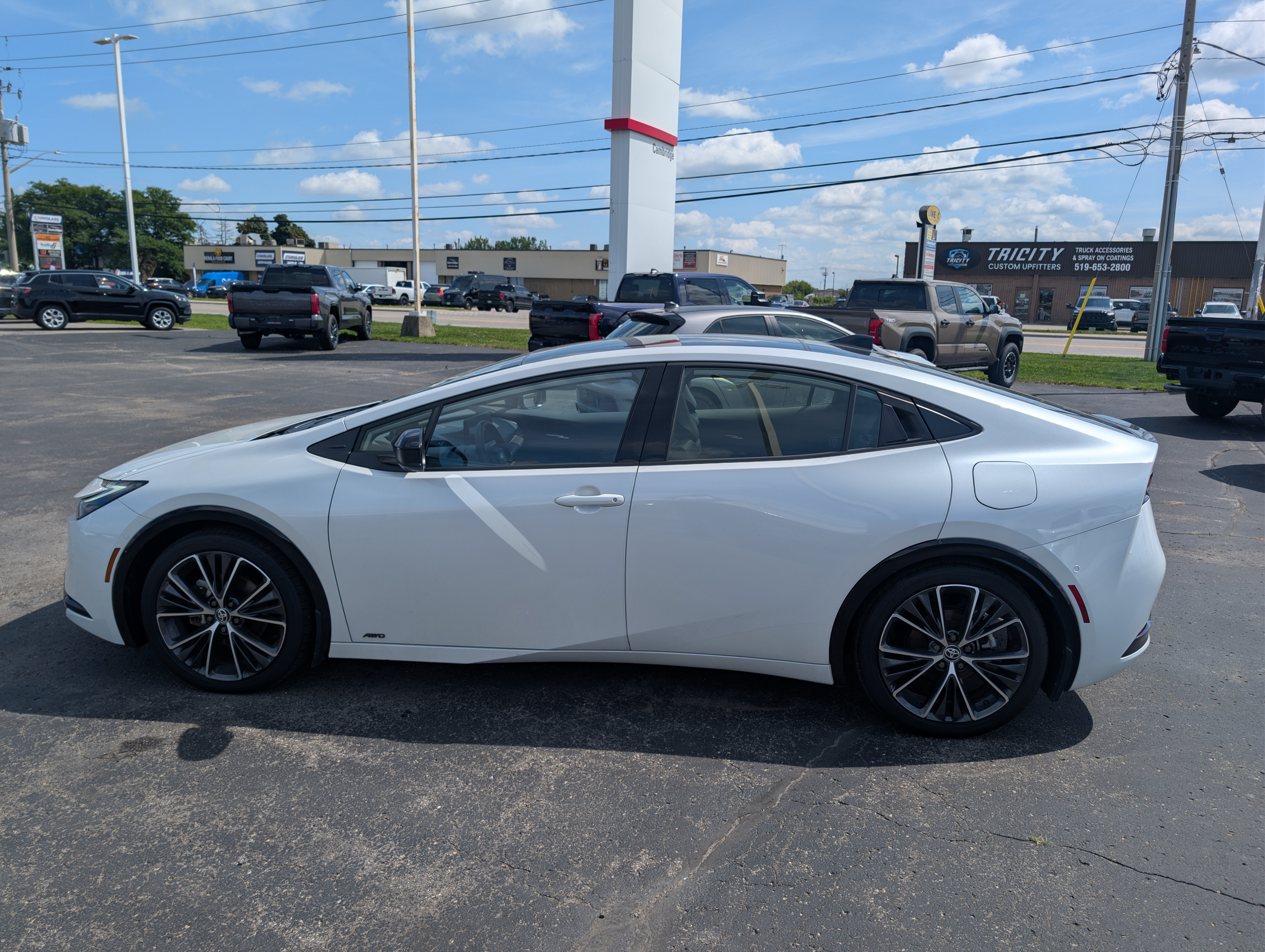 2024 Toyota Prius Limited AWD-e - photo 3