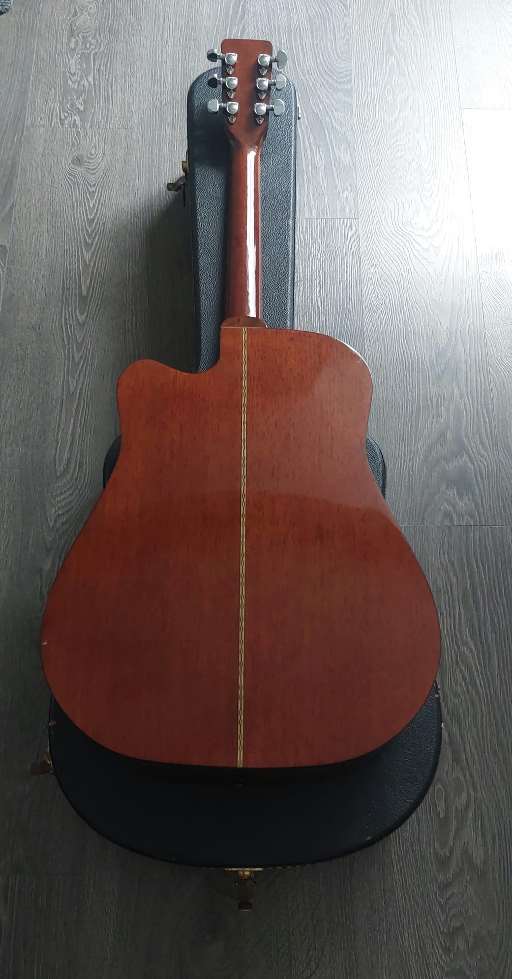 Vintage 1981 Hondo H-18SC Cutaway Acoustic Guitar w/ Hard Case - photo 4