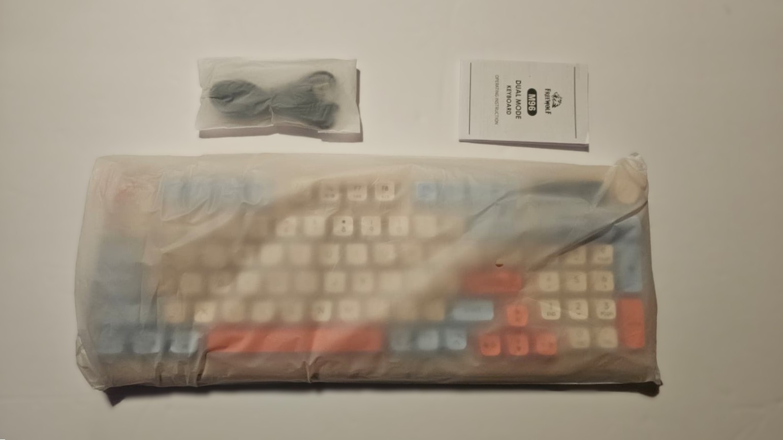 NEW FREEWOLF M96 Wireless Gaming Keyboard - photo 4