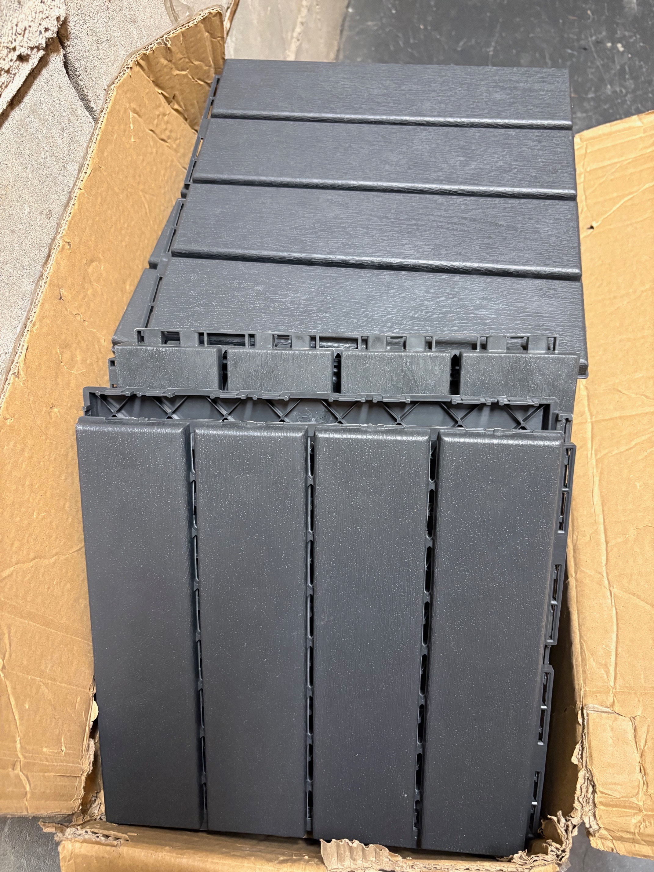 New 43 sq ft Goovilla Interlocking Deck Tiles (43 pcs) - photo 3