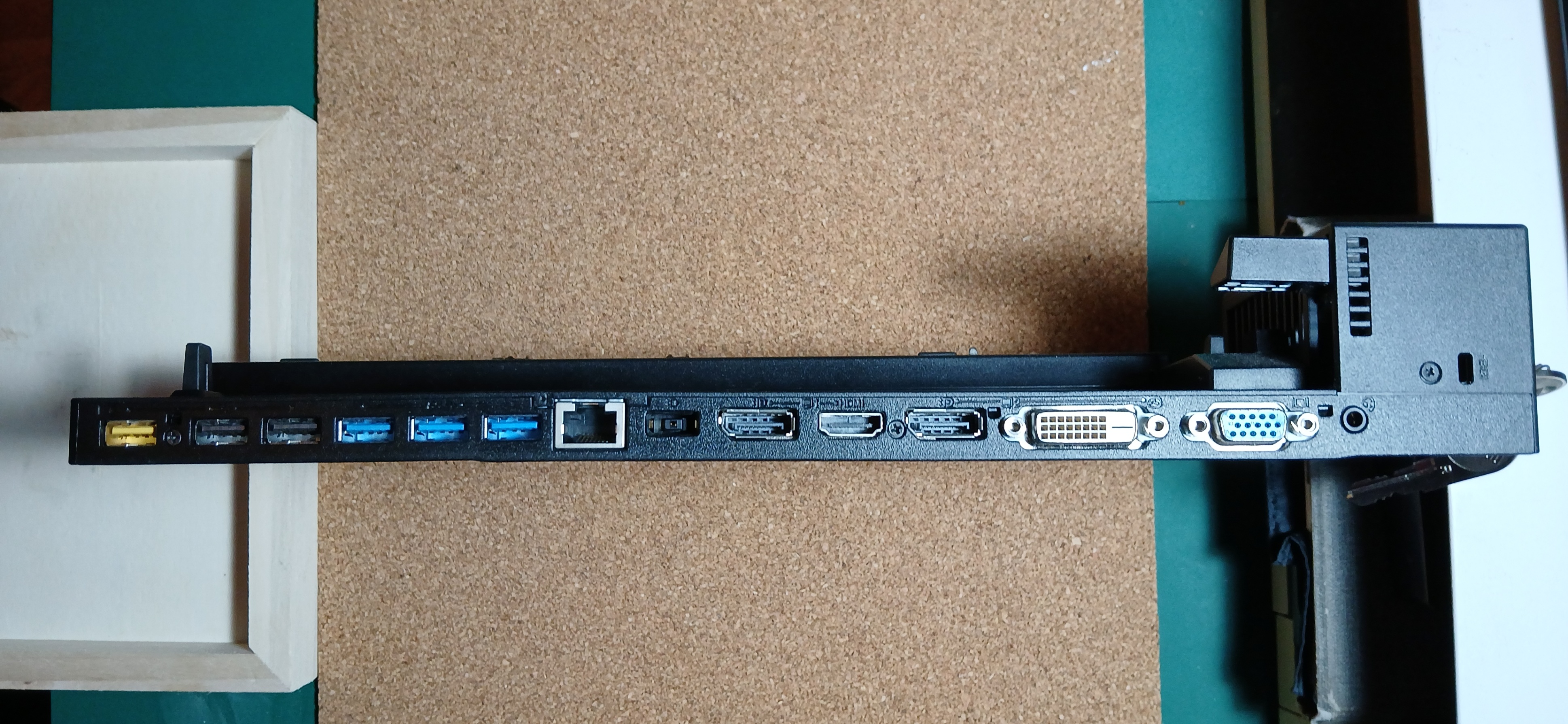 Lenovo Thinkpad Ultra Docking Station 40A2 - photo 4