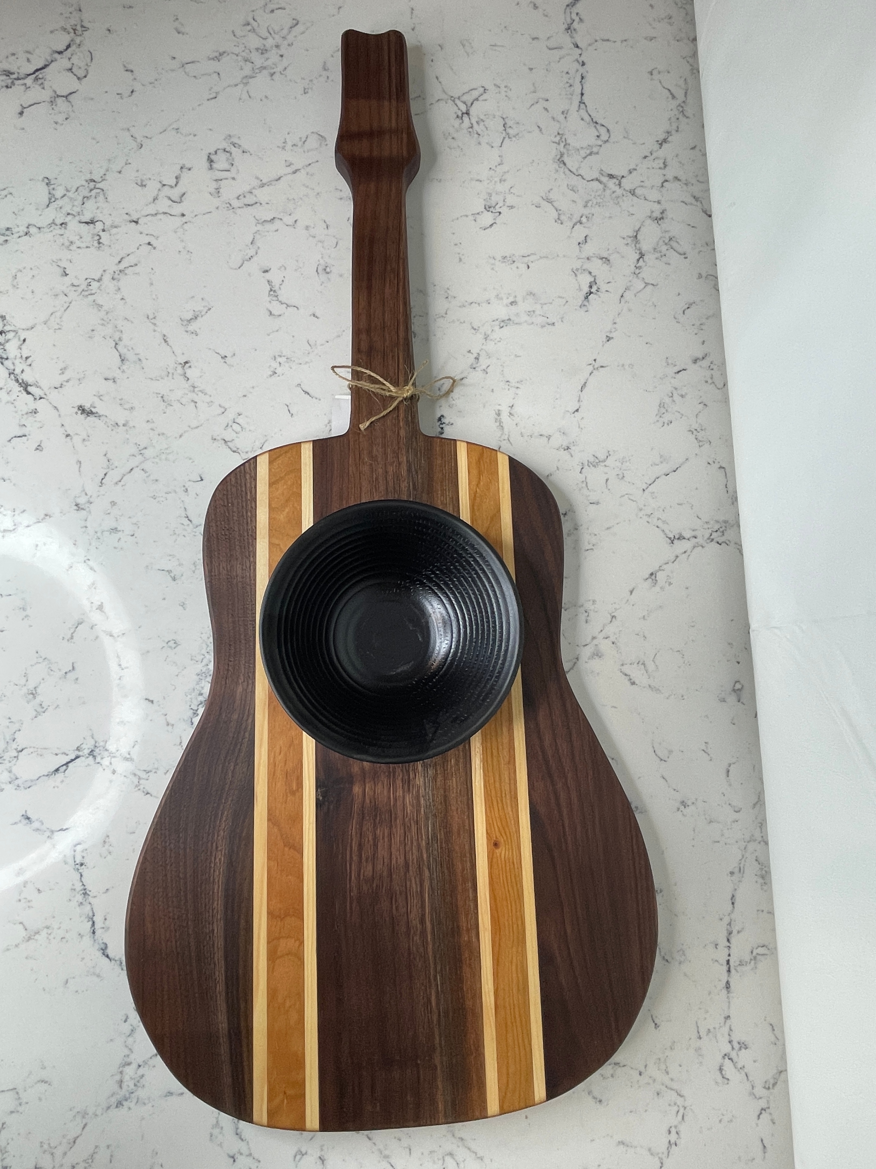 “Guitar’”-erie Board – Acoustic Guitar w/ Dipping Bowl (Walnut) - photo 3