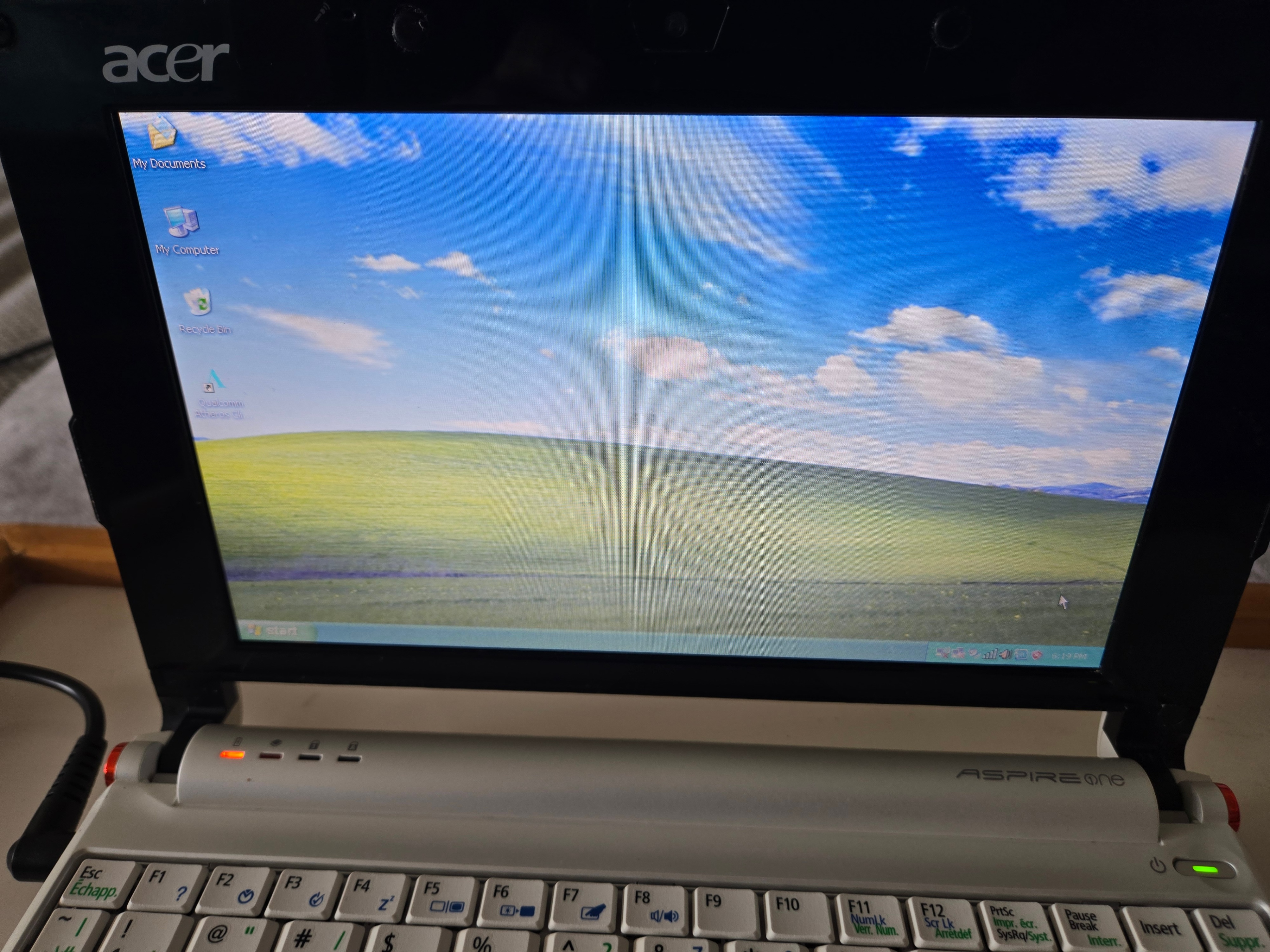 Acer Aspire One ZG5 Laptop - photo 2