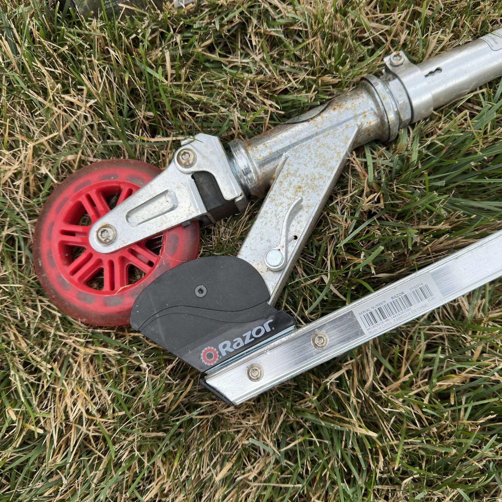 TWO Razor Kick Scooters - photo 3