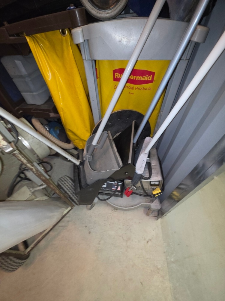 Selling Janitorial Equipment - photo 4