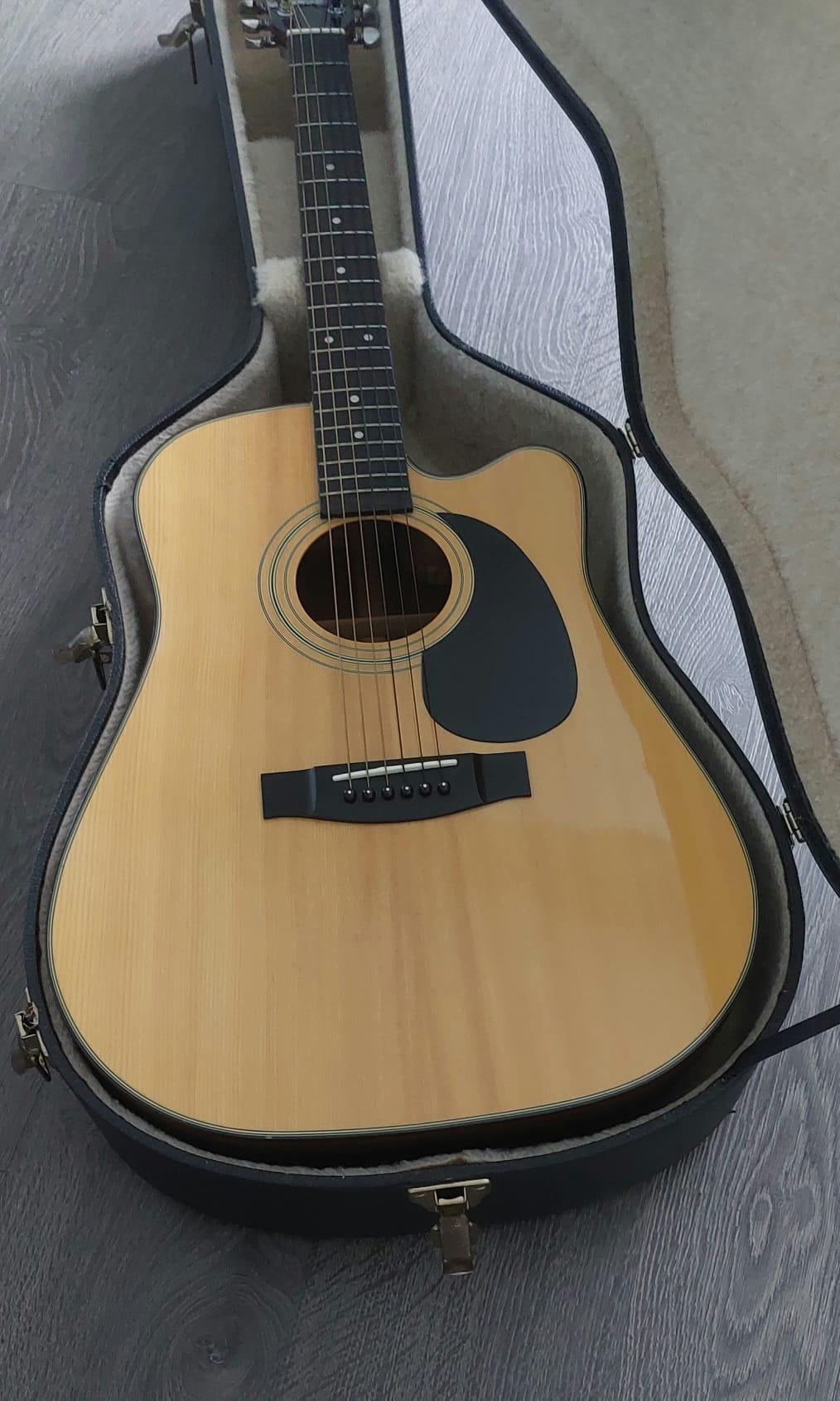 Vintage 1981 Hondo H-18SC Cutaway Acoustic Guitar w/ Hard Case - photo 2