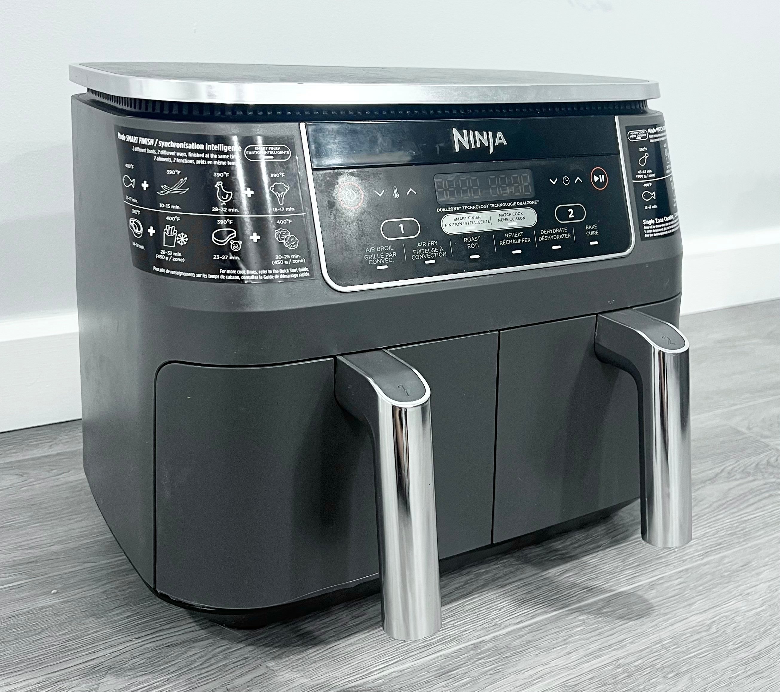 LIKE NEW NINJA FOODI 6 IN 1 DUAL BASKET AIR FRYER - photo 2