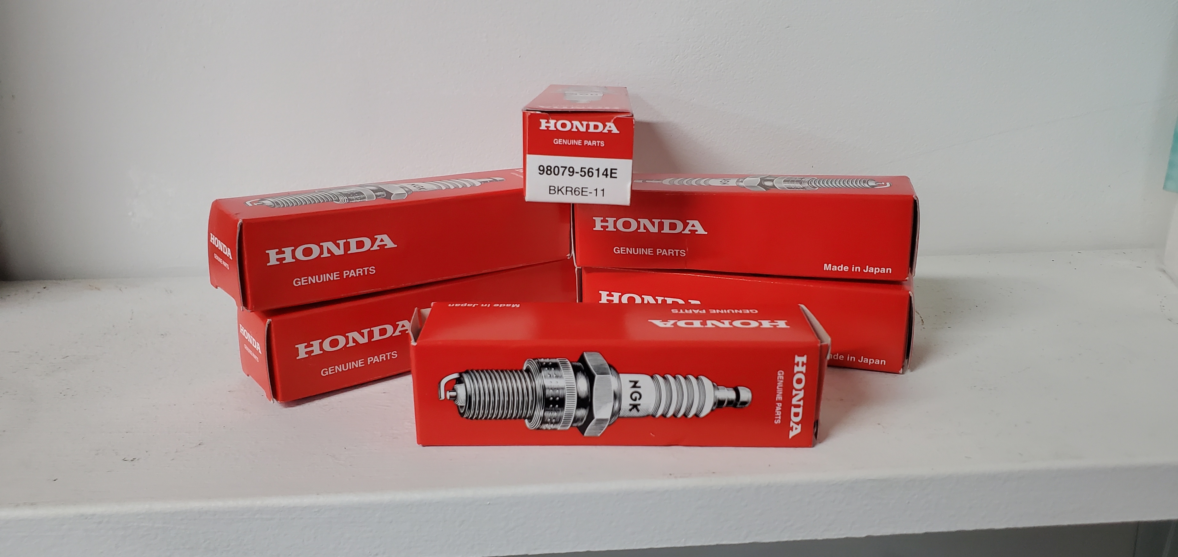 HONDA SPARK PLUGS FOR 2001-2017 GOLDWING - NEW IN BOX - photo 2