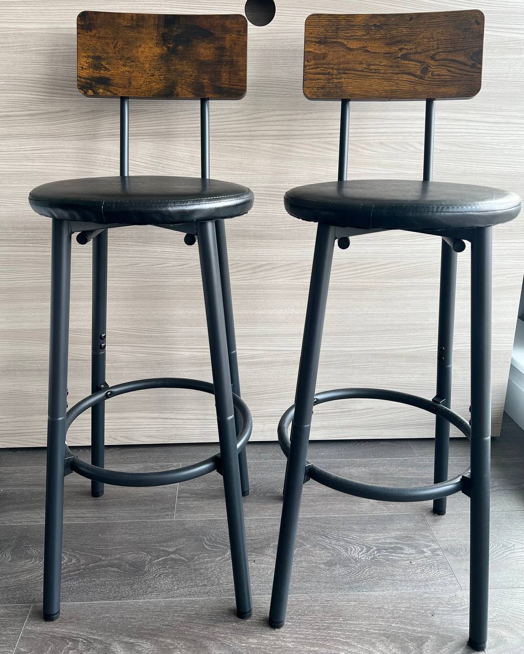 2 Bar Stools