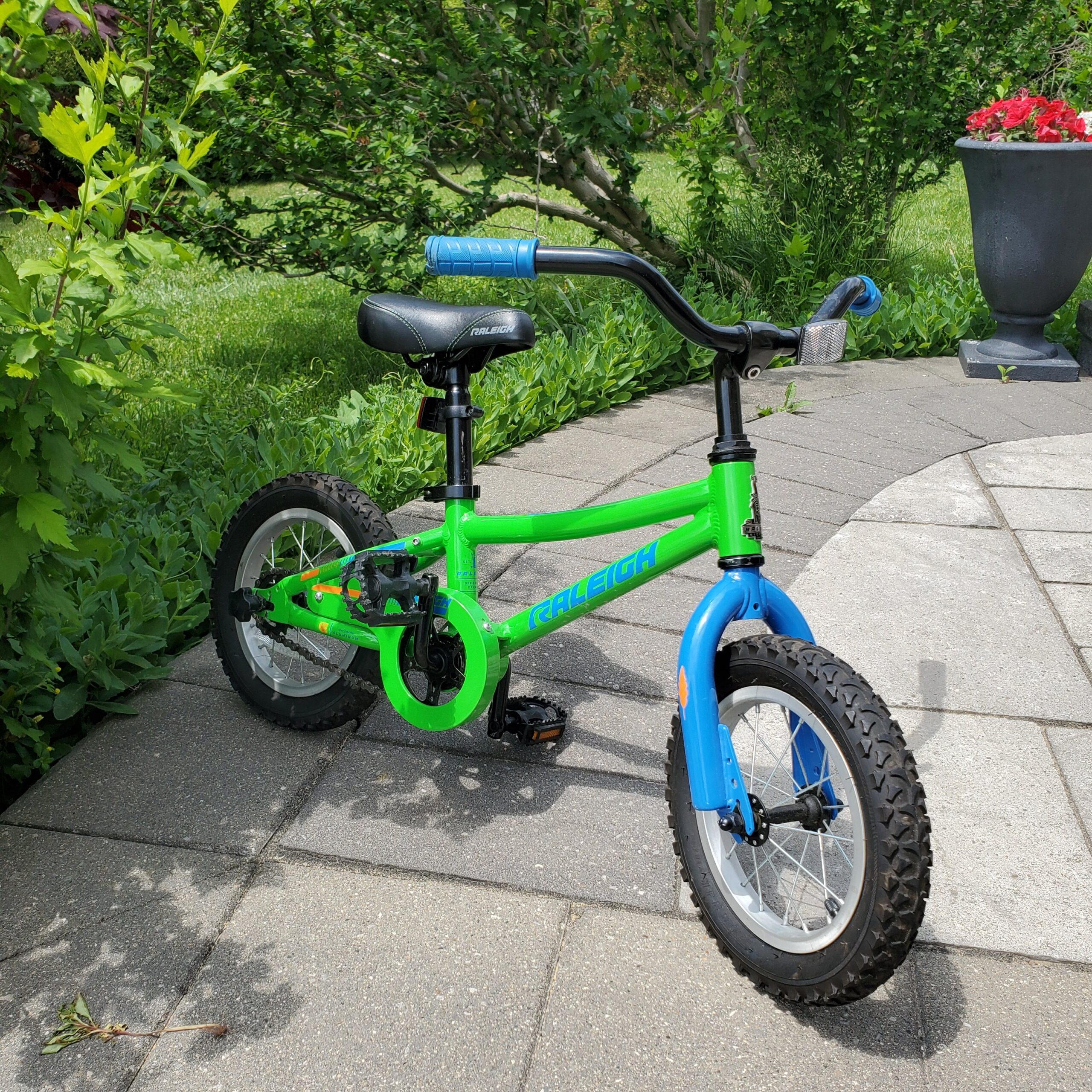 Kids’ Bike, 12-in Wheel, Green, with training wheels - photo 2