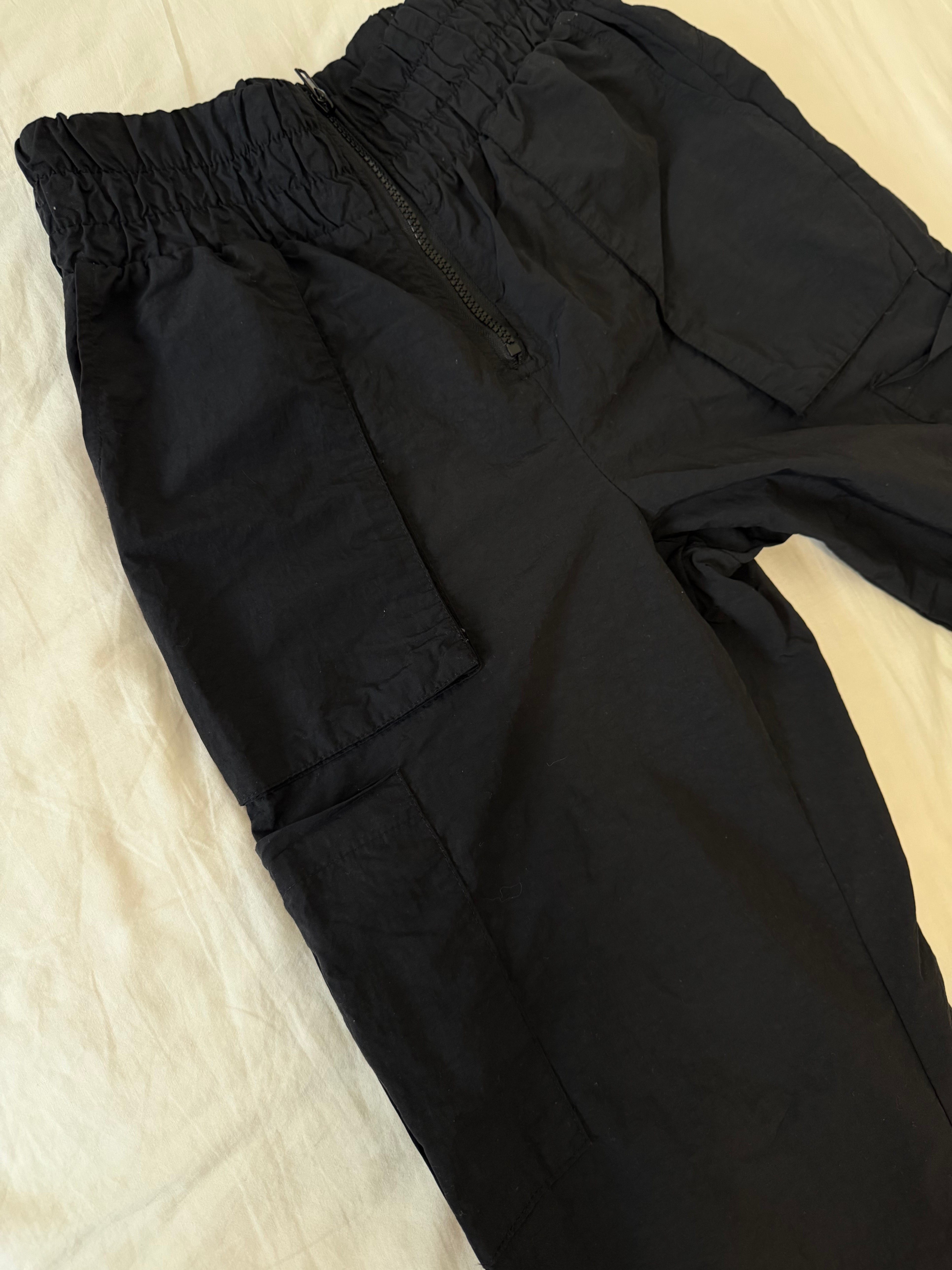 Women Black Wide-Leg Cargo Pants – Elastic Waist - photo 5