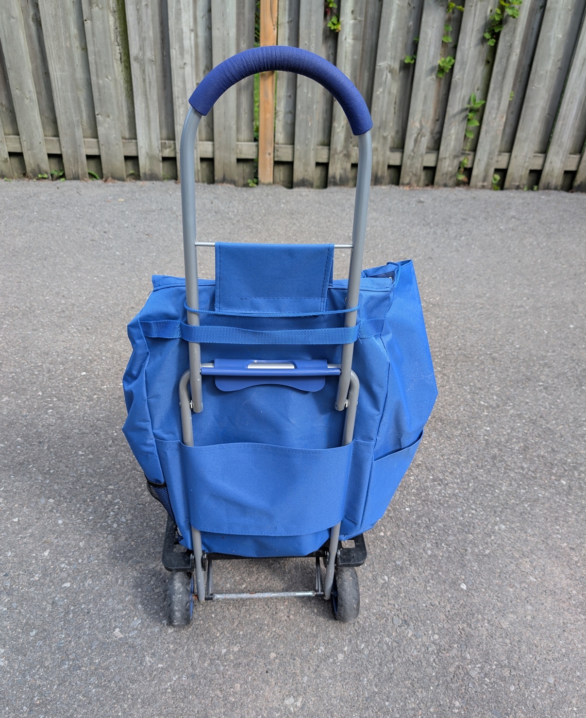 Amazon Basic Folding shopping cart. - photo 4