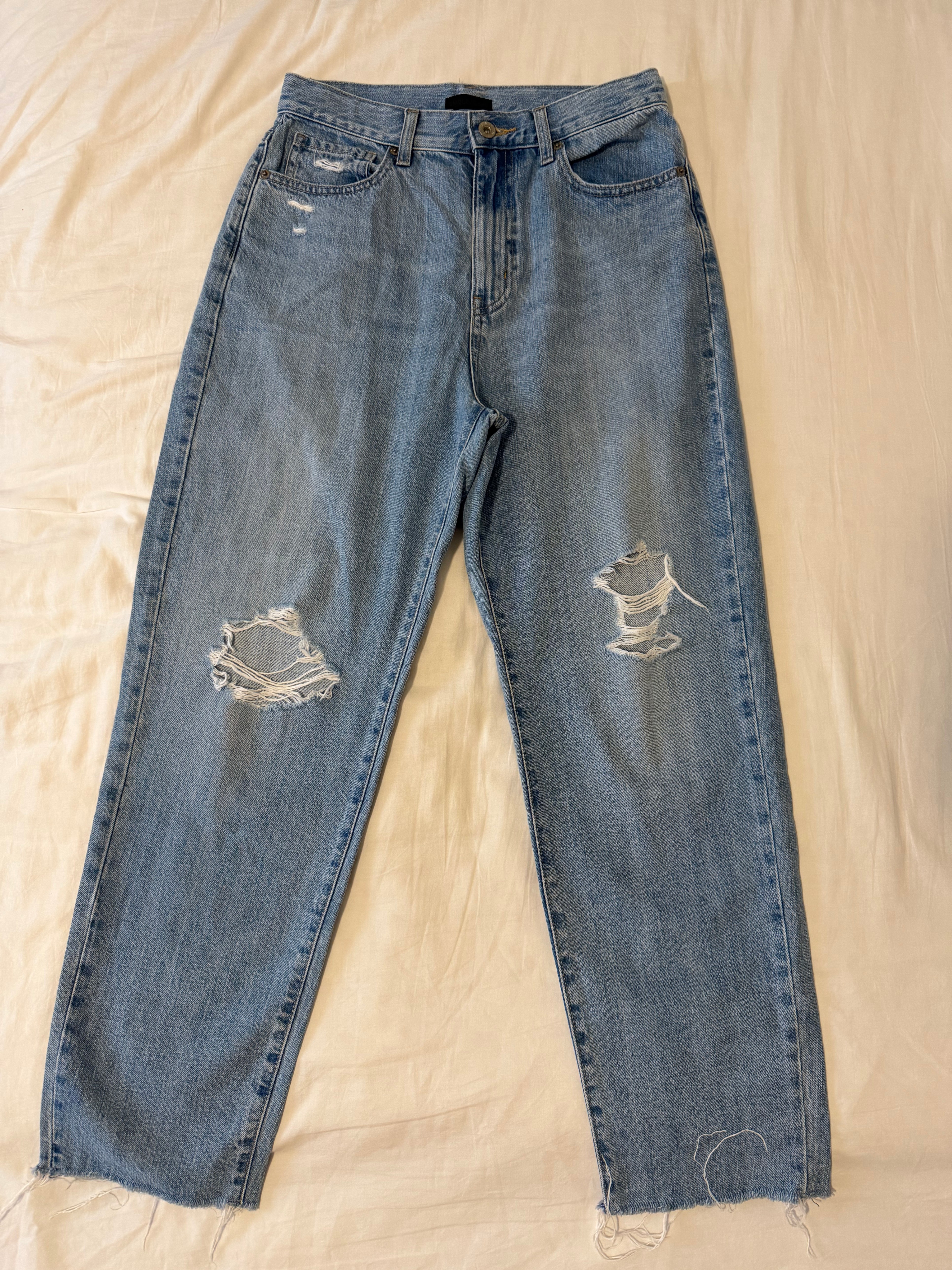 UNIQLO Women’s Light Wash Ripped Jeans – Size 26