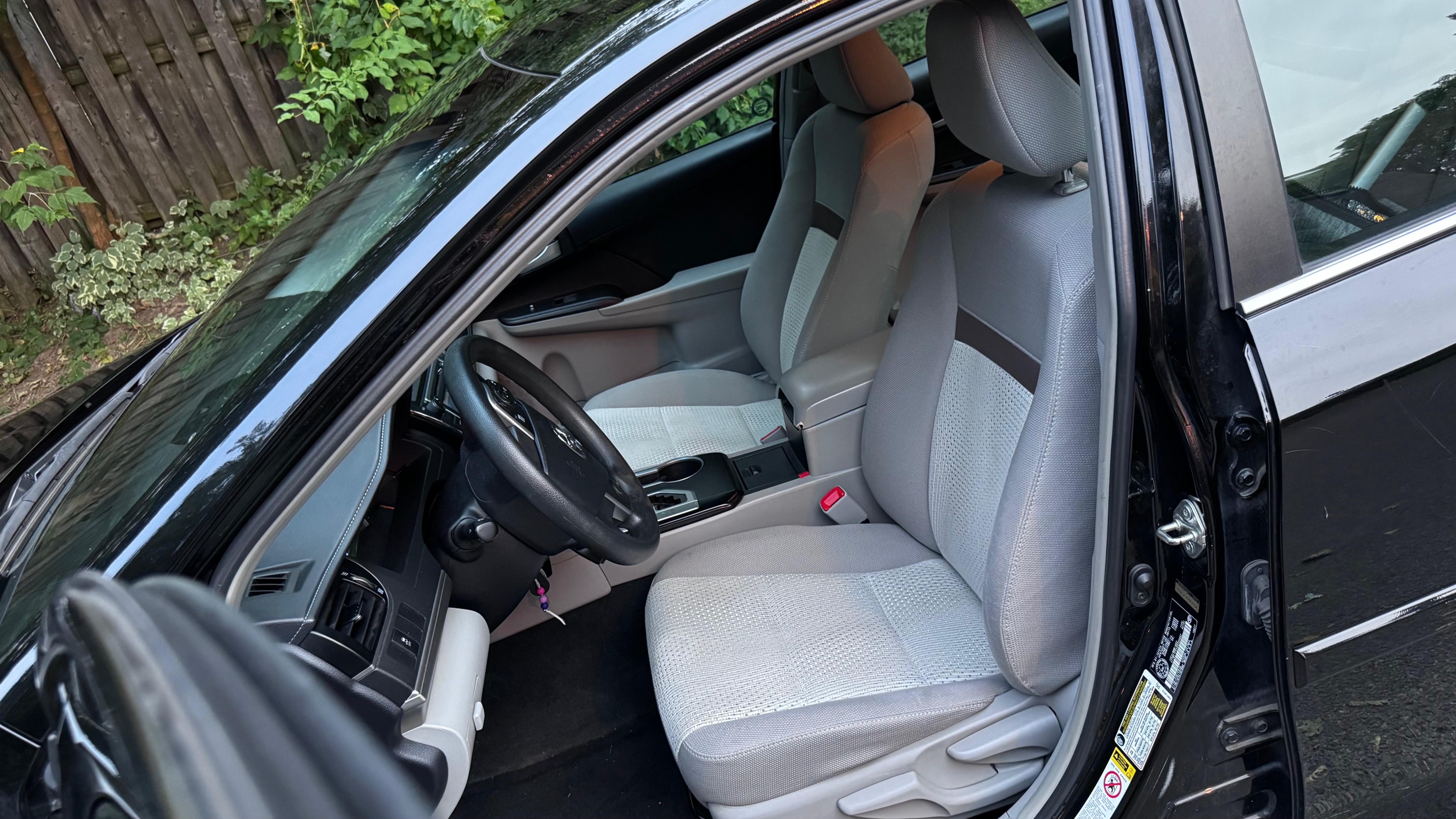 2013 Toyota Camry LE For Sale (LOW MILEAGE) - photo 4