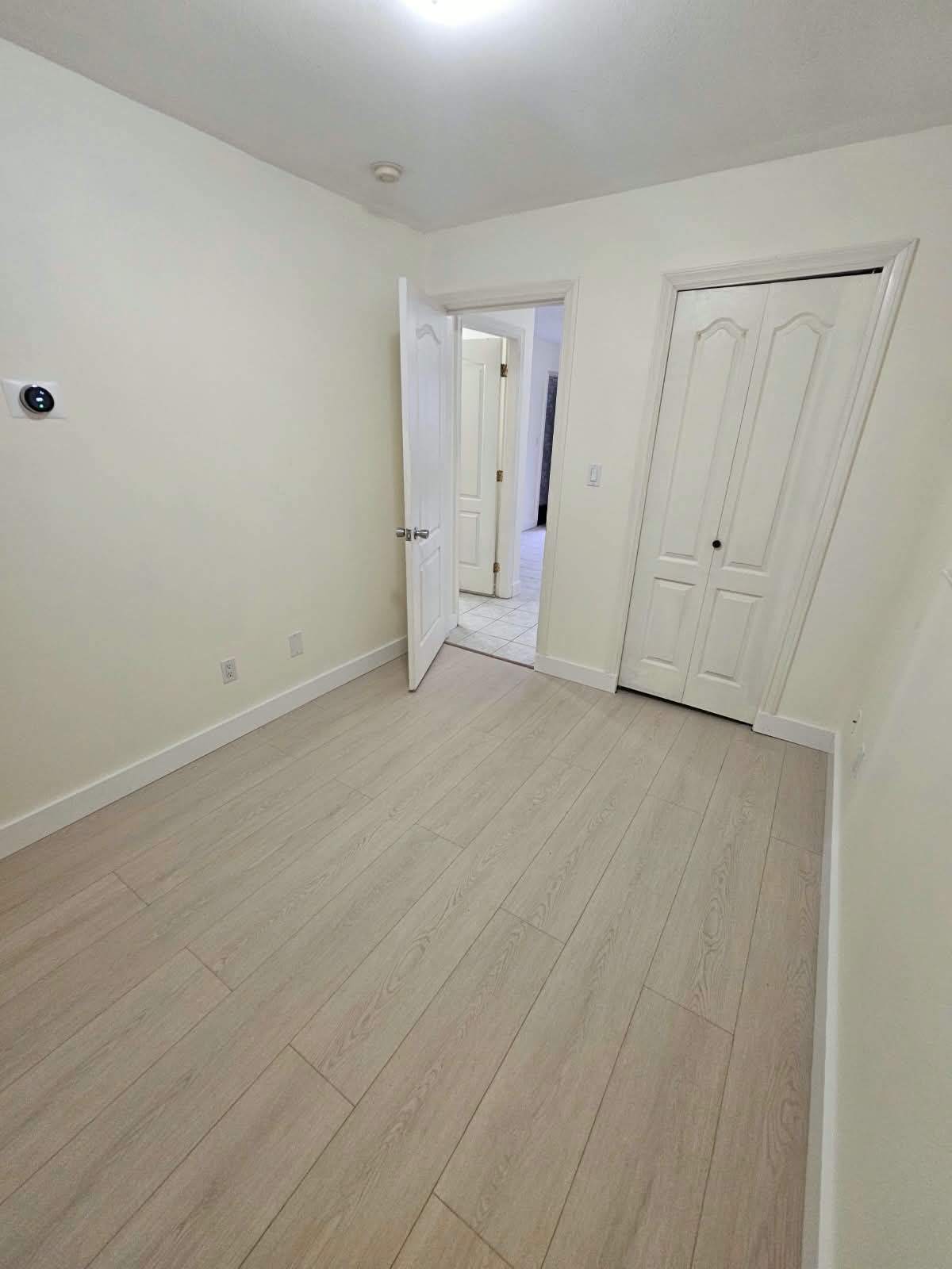 $1,200 - 1BR Ground Suite (Renfrew-Collingwood) - photo 3
