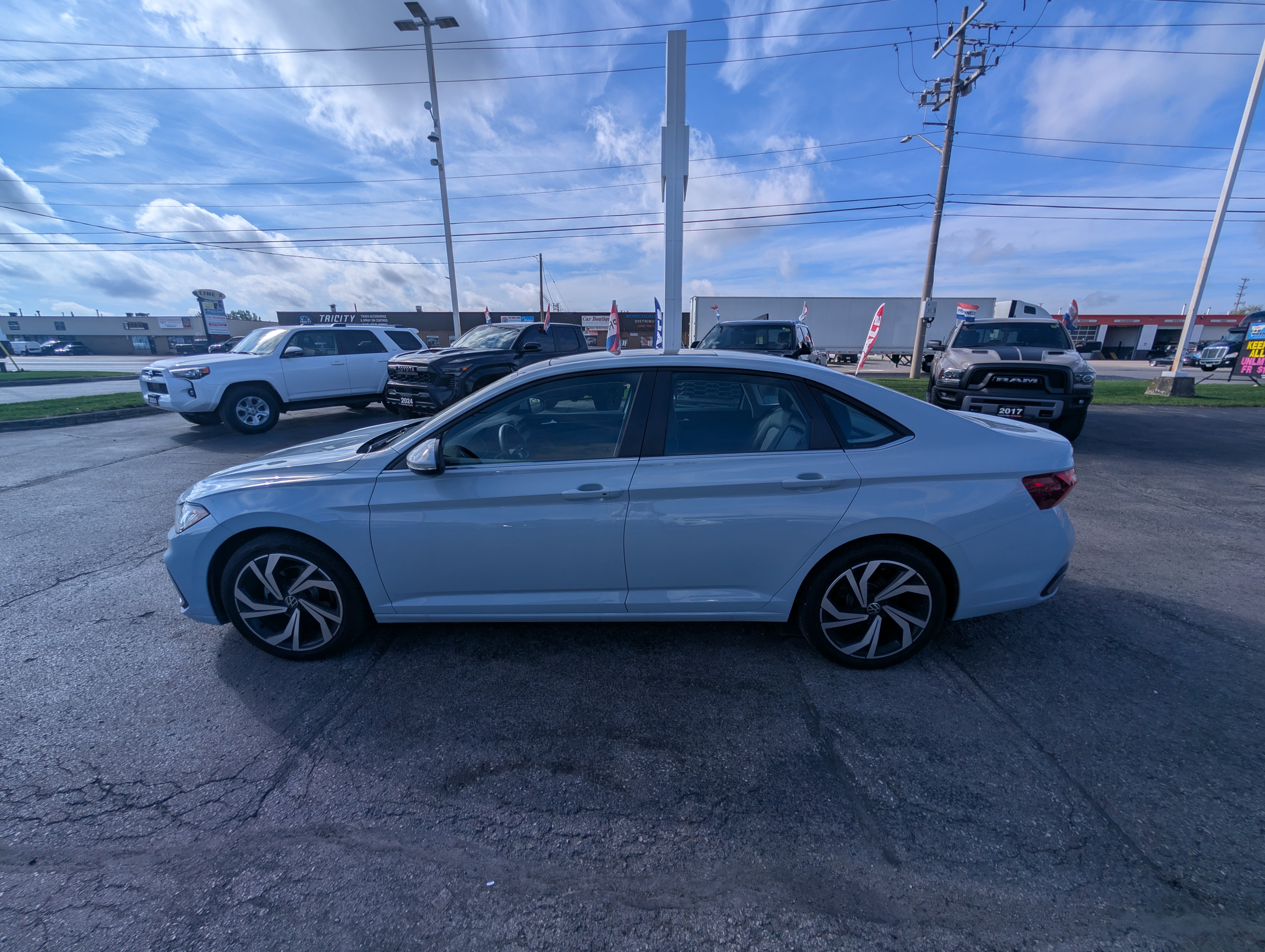 2025 Volkswagen Jetta Highline - photo 3