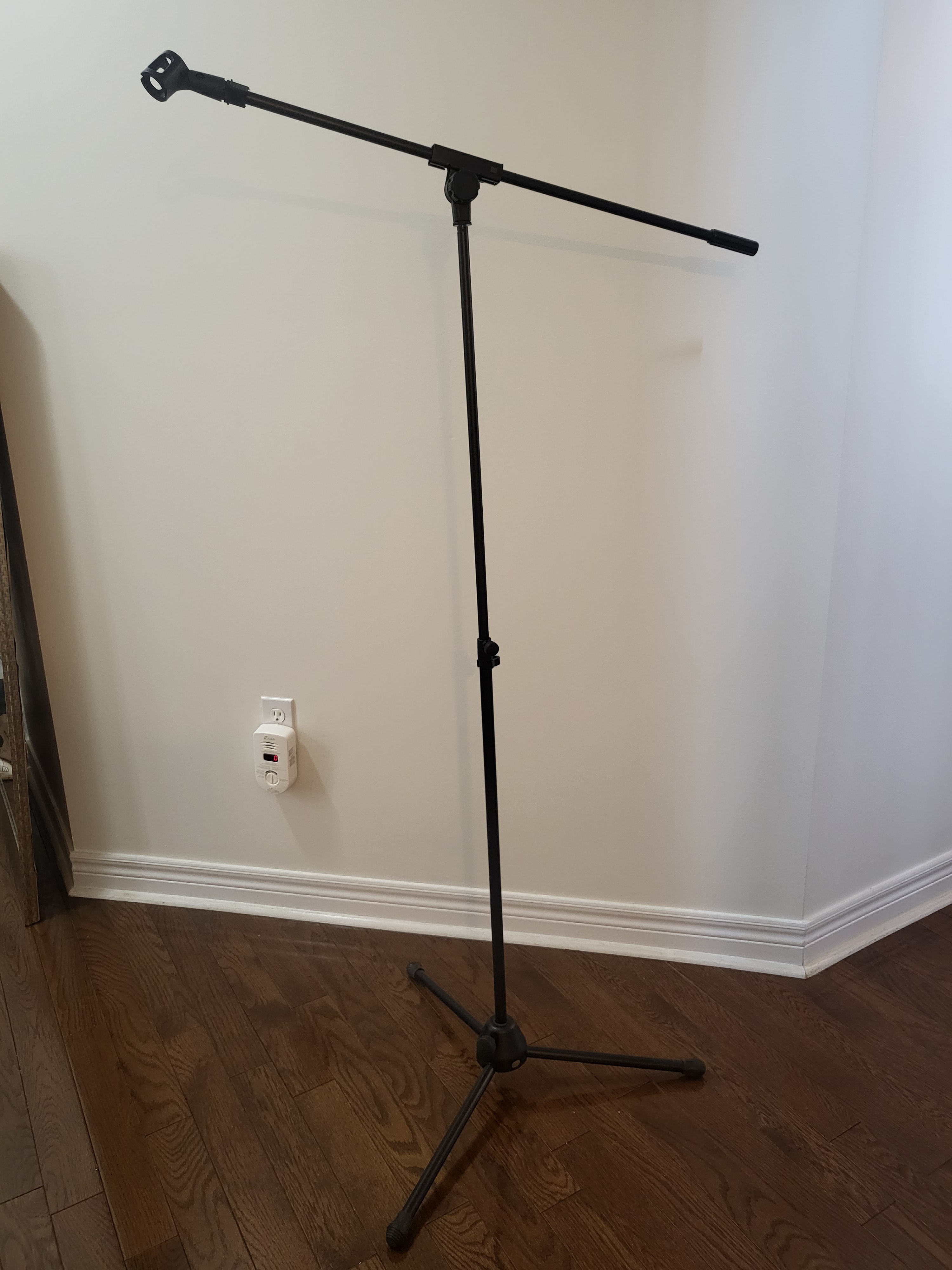 Brand New Black Microphone Stand Tripod Boom, Height Adjustable
