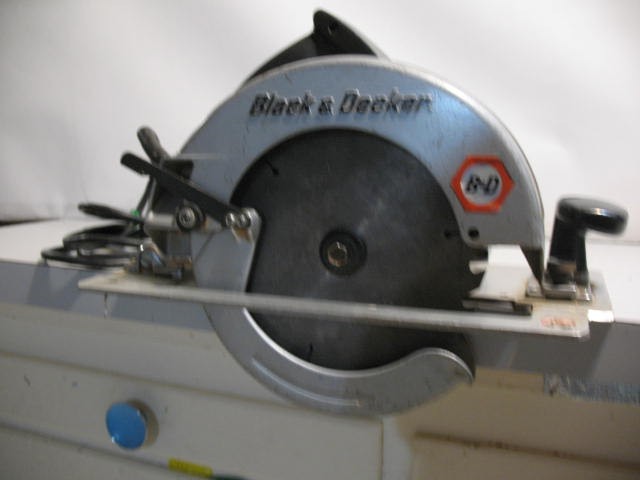 Black and Decker Corded 8 Inch Circular Saw - photo 3