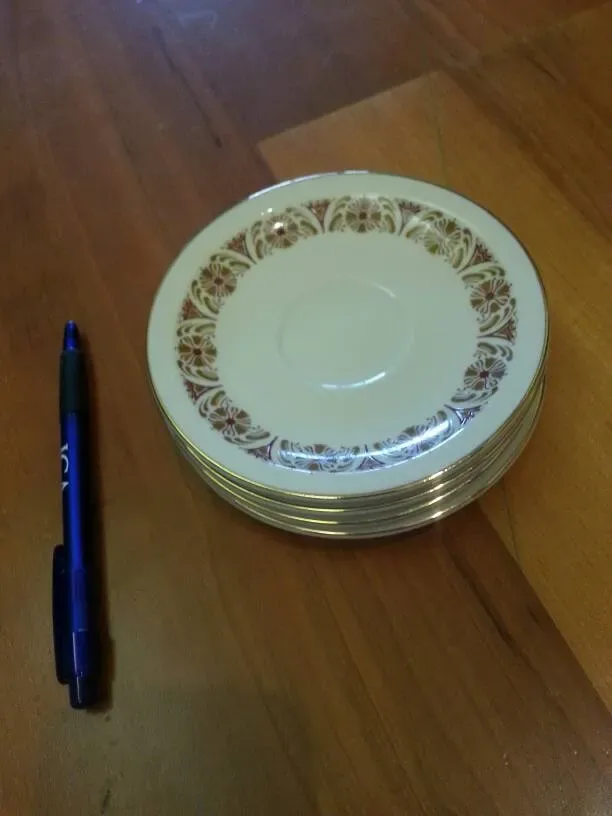 Real Gold-Rimmed "China" Tea Plate Set: 2 Tiny Cups And 4 Tin... - photo 4