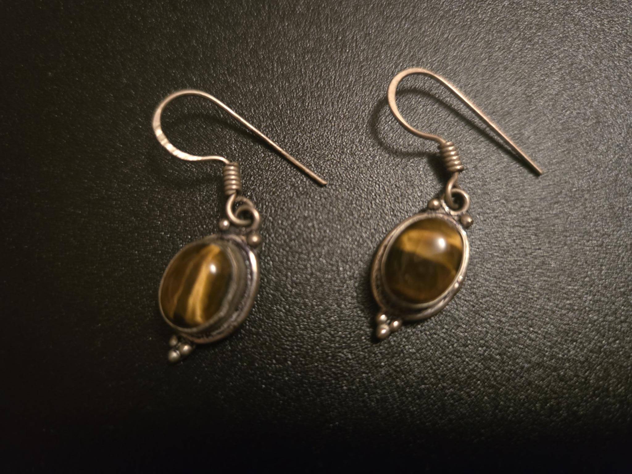 Brand New Giftable Tiger Eye Stone Dangle Earrings w/pouch