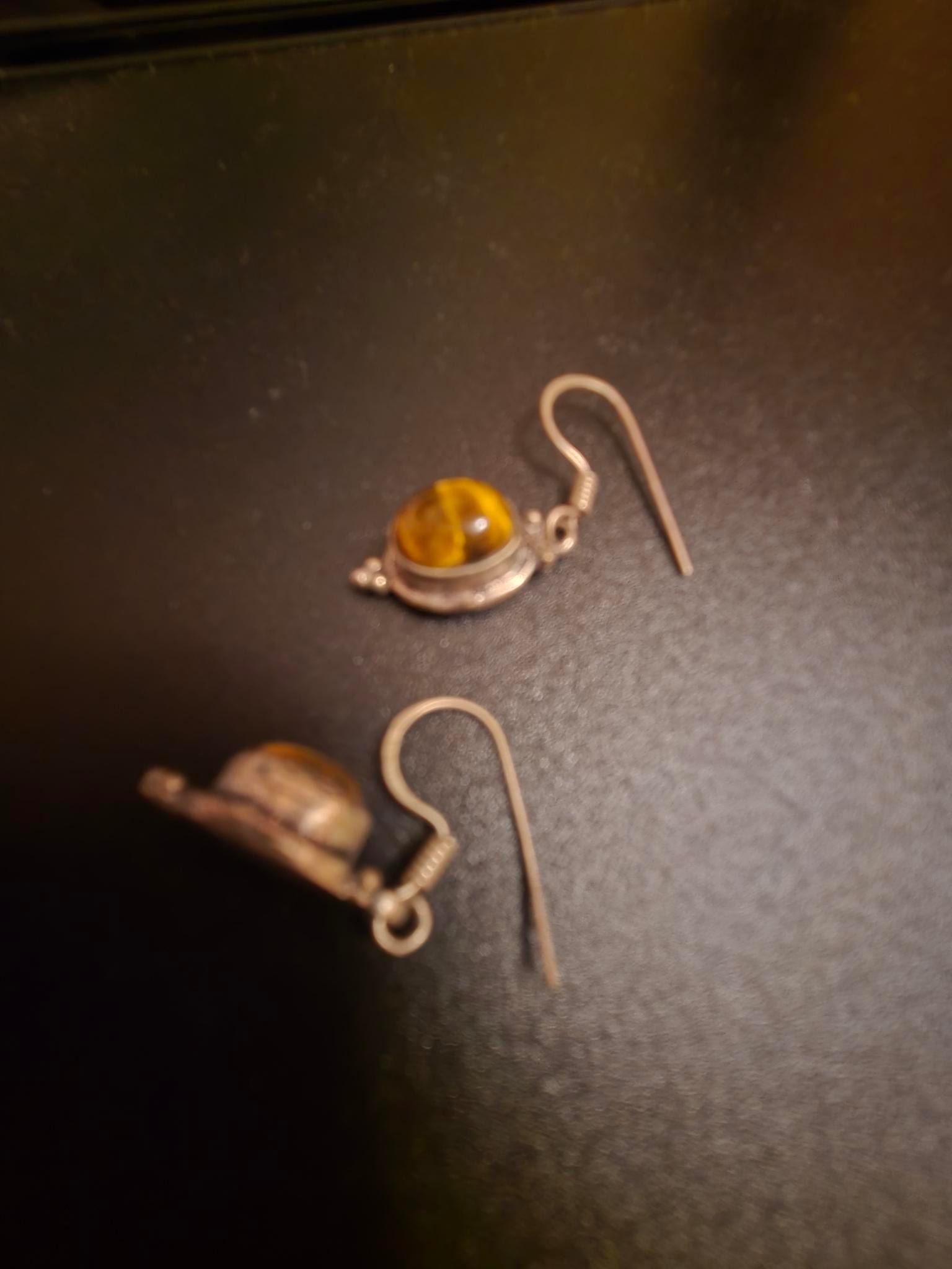 Brand New Giftable Tiger Eye Stone Dangle Earrings w/pouch - photo 3