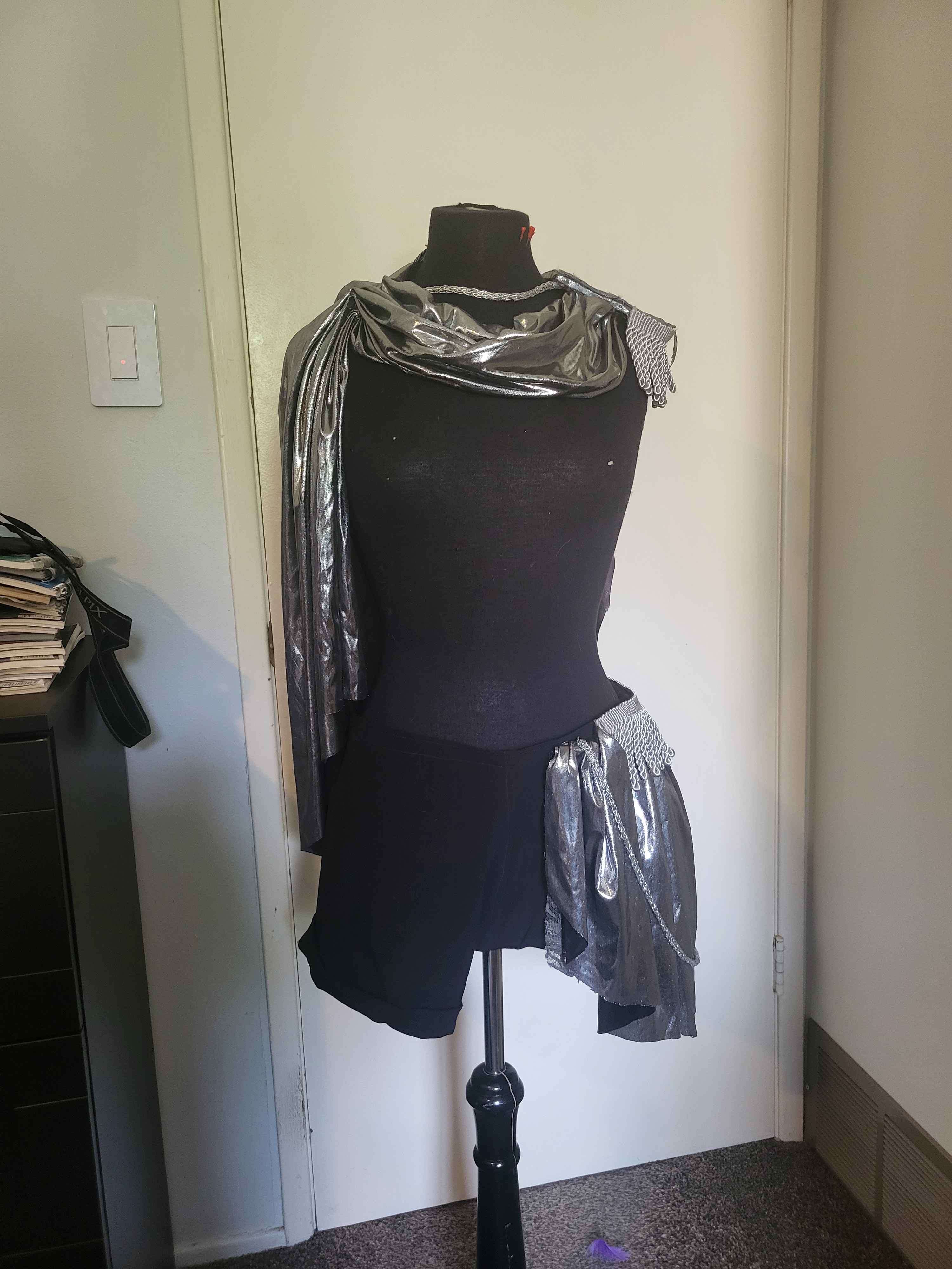 Free Costume Peices! - photo 4