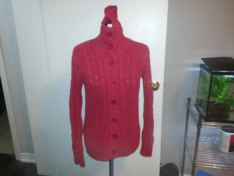 Amazing Cozy Red Button Up Turtle Neck Sweater Size Medium (L... - photo 3