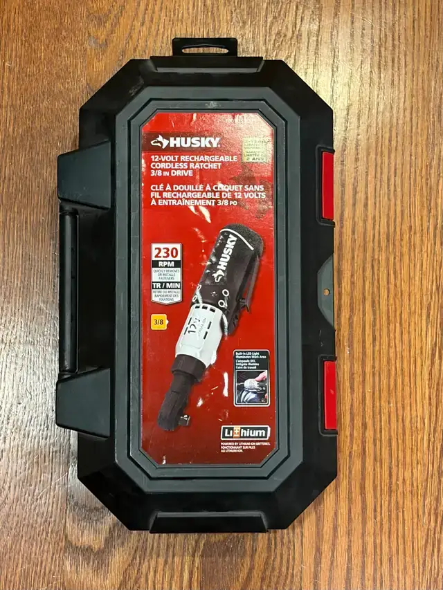 Husky 12V Cordless 3/8” Ratchet Kit + Case